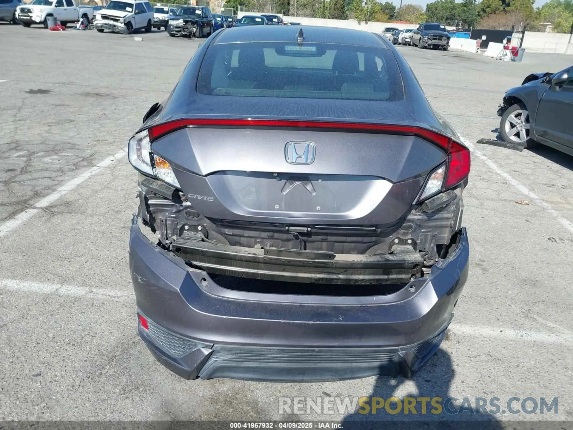 17 Photograph of a damaged car 2HGFC3B31KH353602 HONDA CIVIC 2019