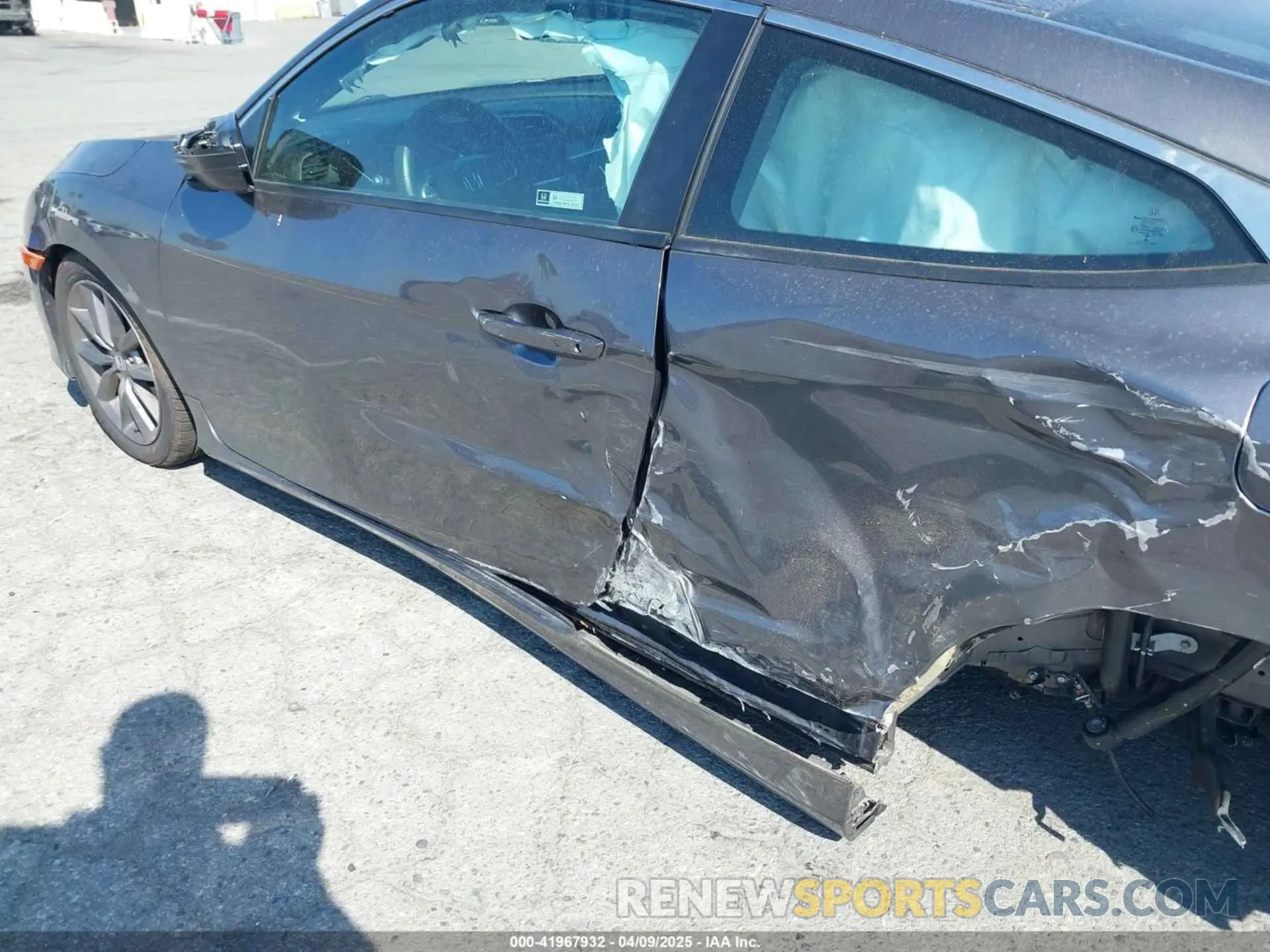 19 Photograph of a damaged car 2HGFC3B31KH353602 HONDA CIVIC 2019
