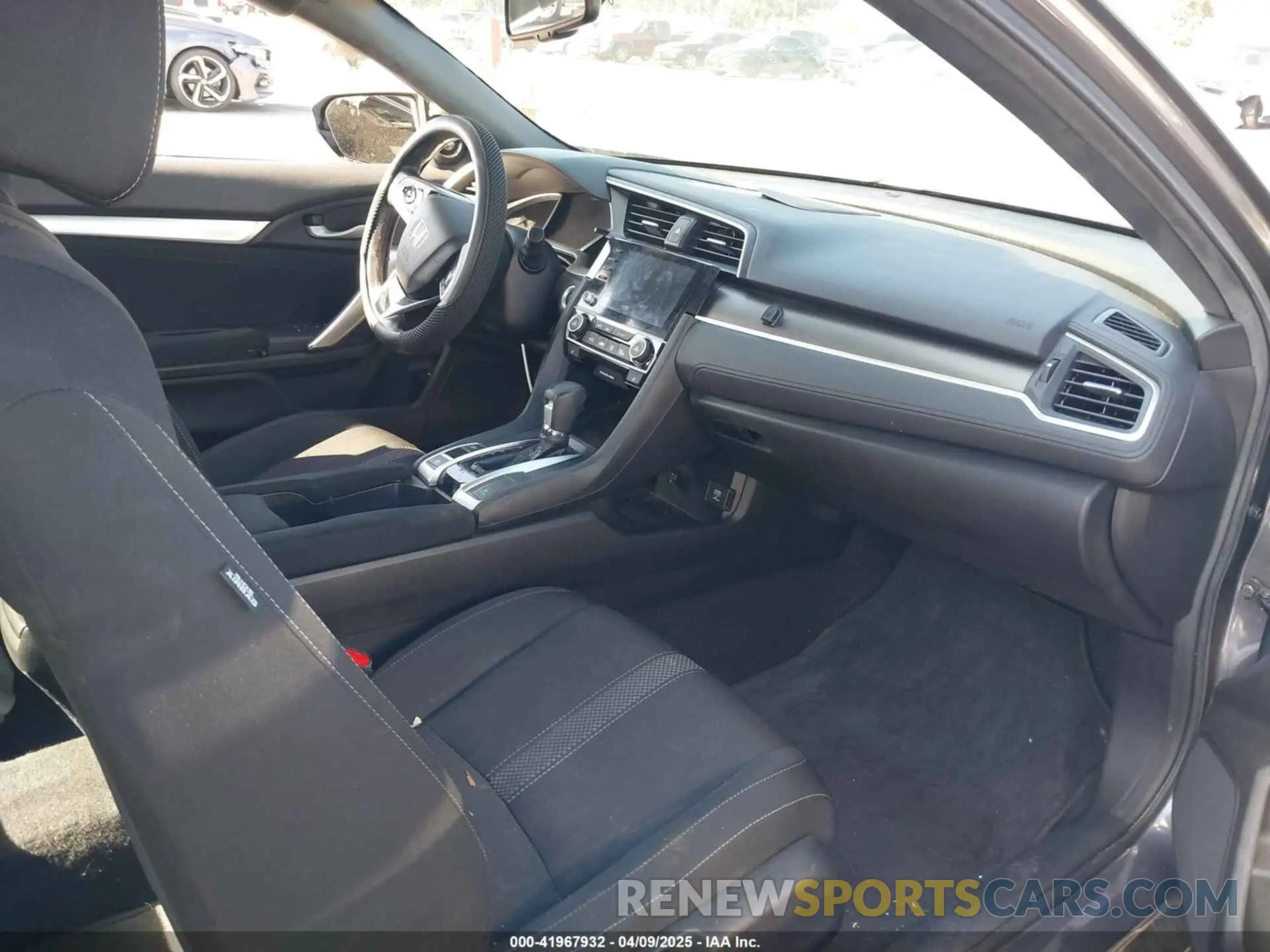 5 Photograph of a damaged car 2HGFC3B31KH353602 HONDA CIVIC 2019