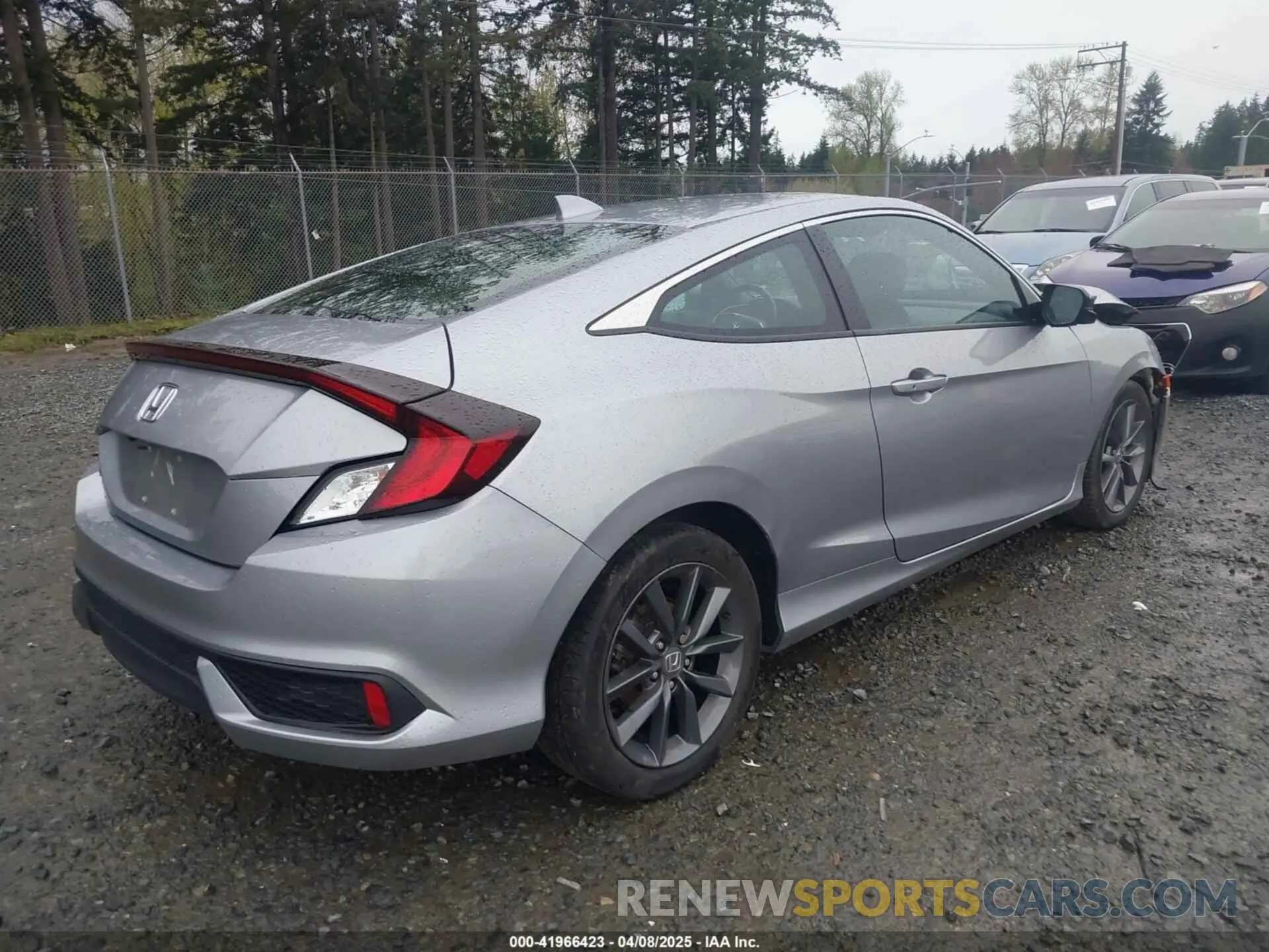 4 Photograph of a damaged car 2HGFC3B32KH353141 HONDA CIVIC 2019
