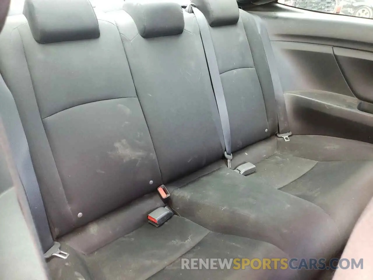 10 Photograph of a damaged car 2HGFC3B36KH352364 HONDA CIVIC 2019