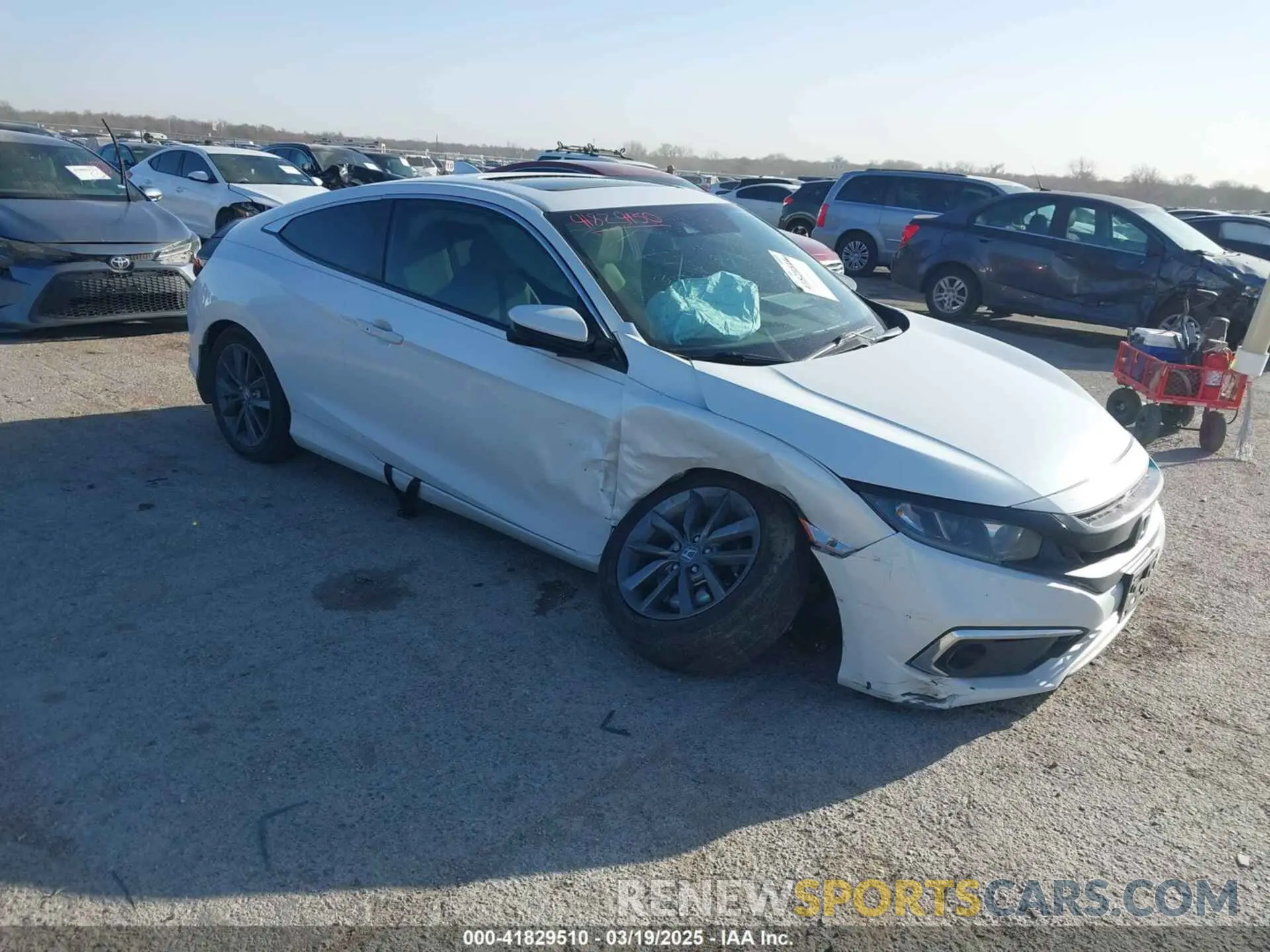 1 Photograph of a damaged car 2HGFC3B36KH357449 HONDA CIVIC 2019