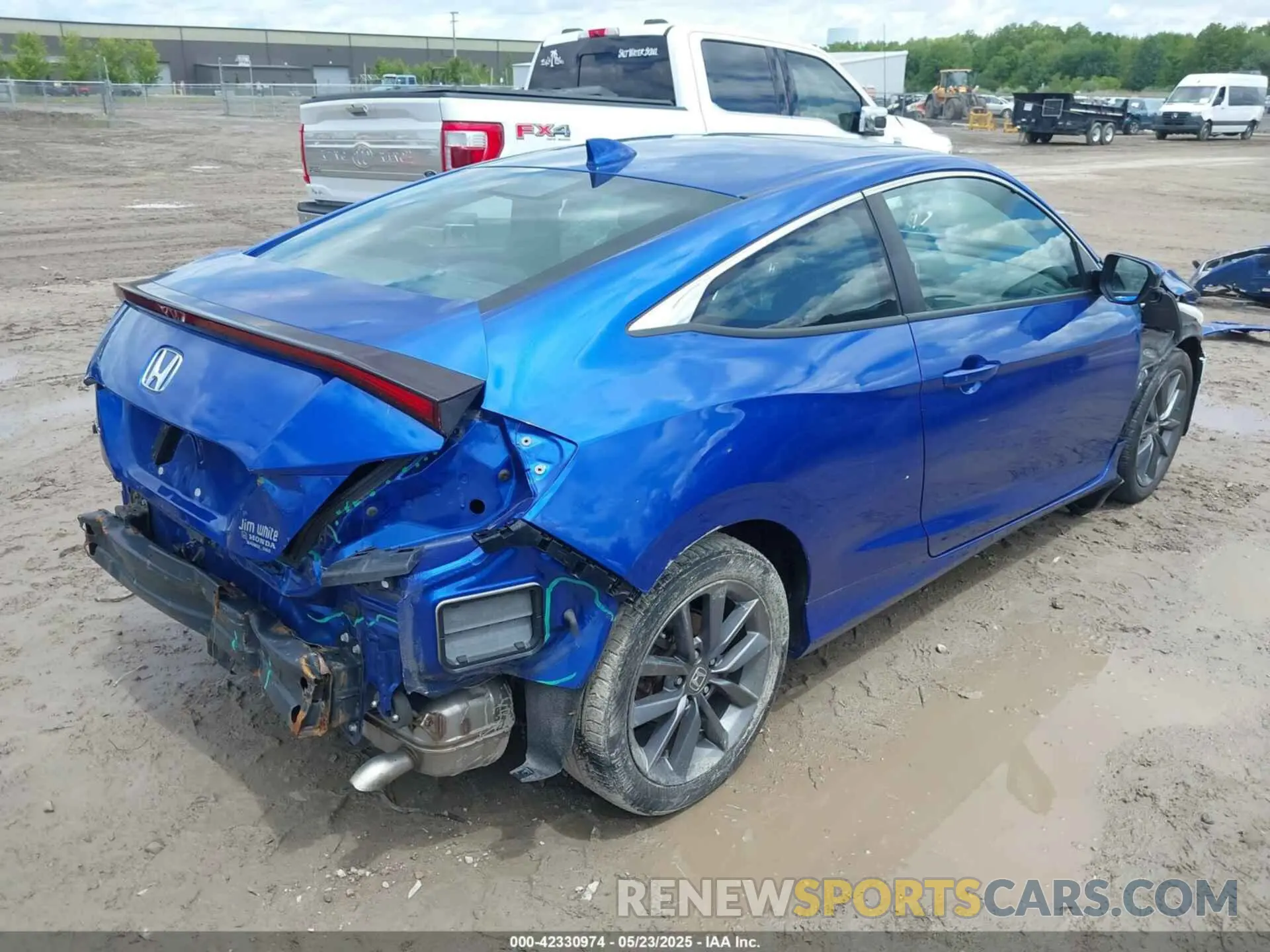 17 Photograph of a damaged car 2HGFC3B37KH351207 HONDA CIVIC 2019