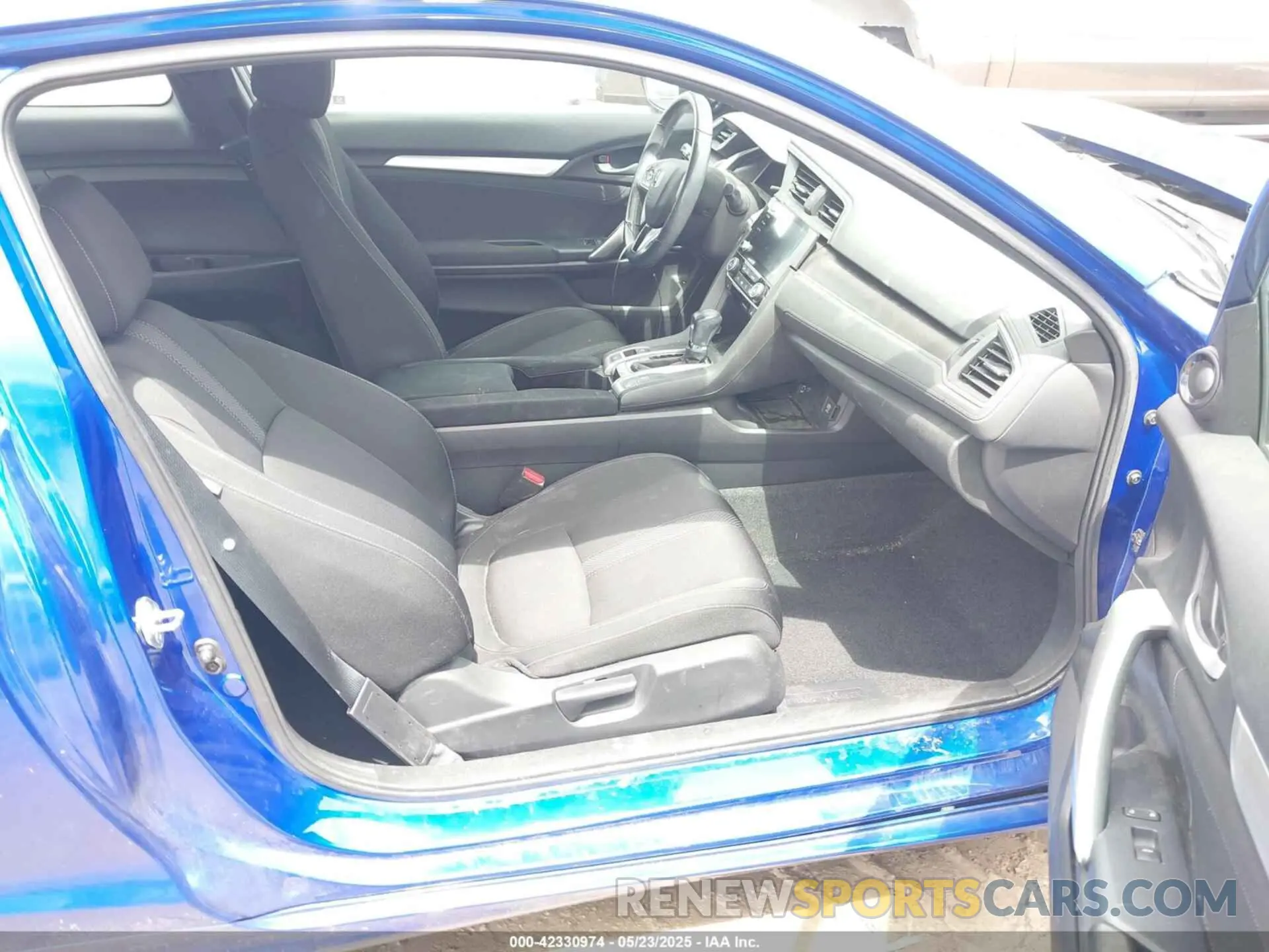 5 Photograph of a damaged car 2HGFC3B37KH351207 HONDA CIVIC 2019