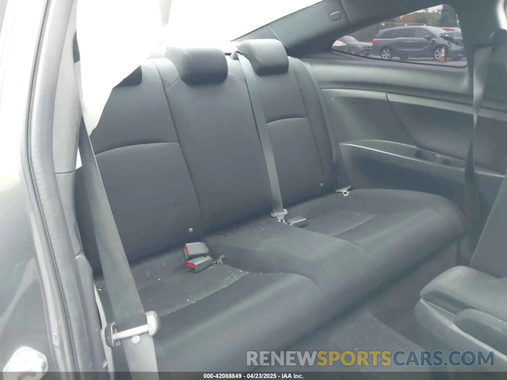 8 Photograph of a damaged car 2HGFC3B38KH350261 HONDA CIVIC 2019
