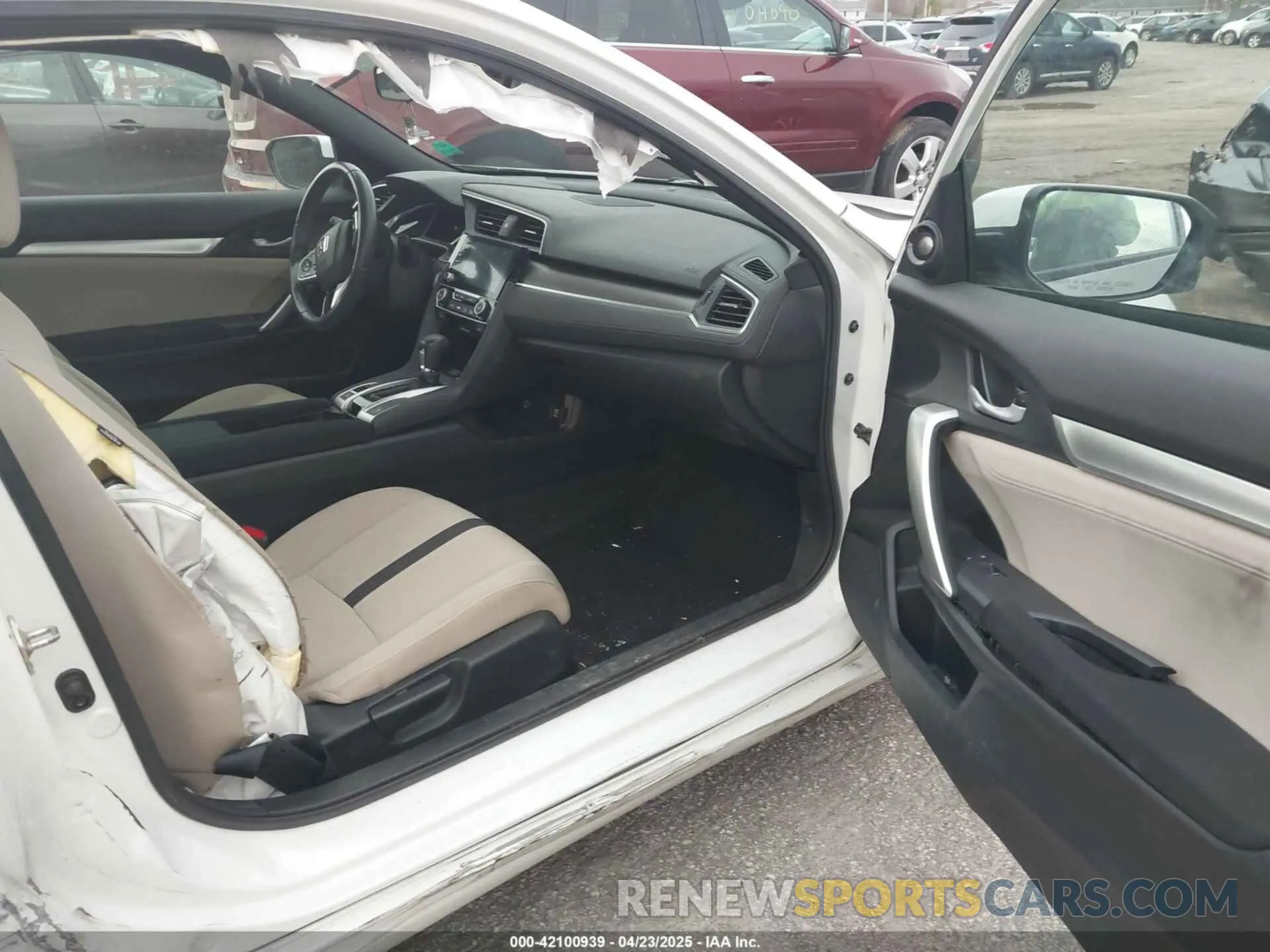 5 Photograph of a damaged car 2HGFC3B38KH350275 HONDA CIVIC 2019