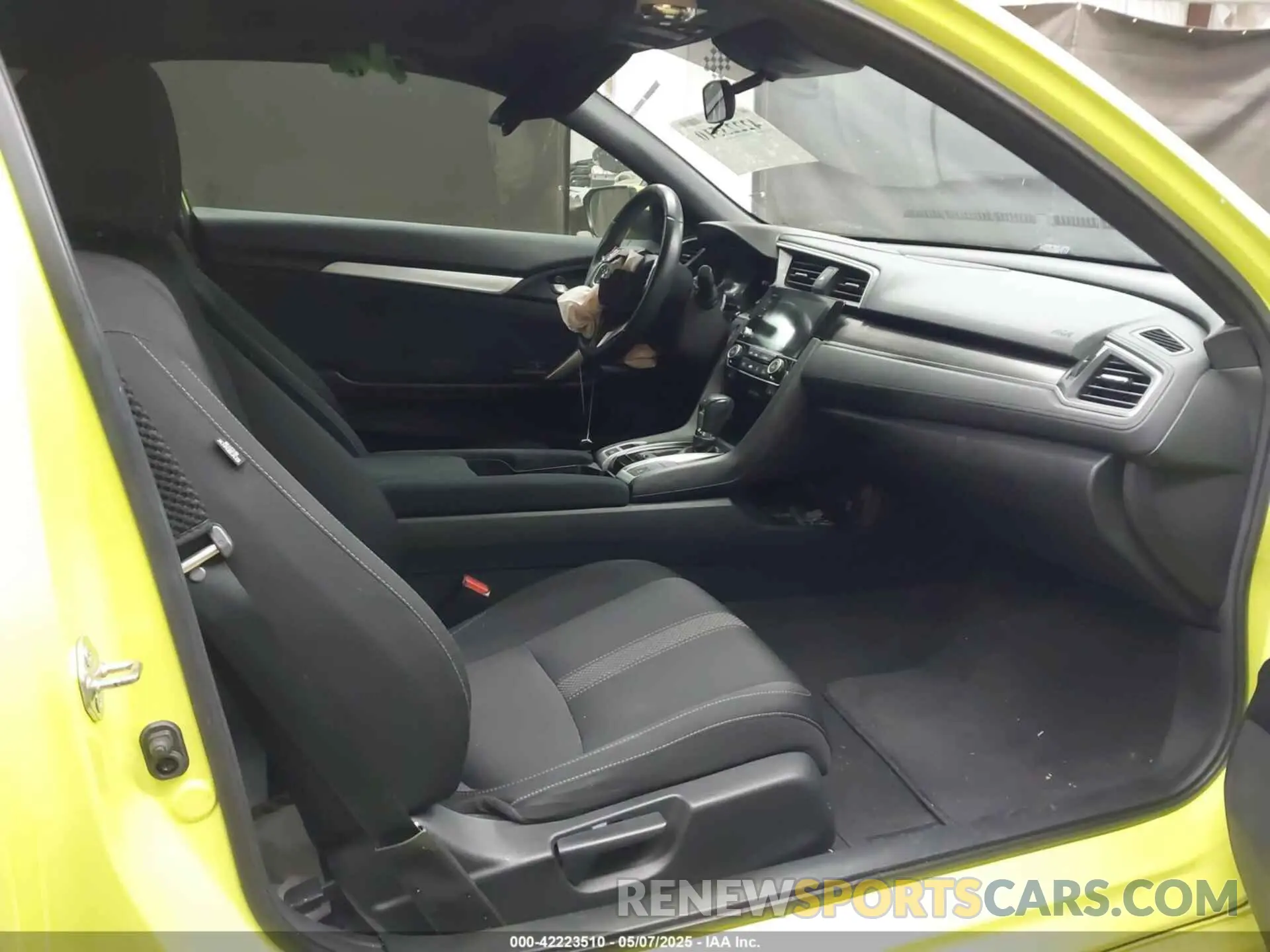 5 Photograph of a damaged car 2HGFC3B38KH352334 HONDA CIVIC 2019