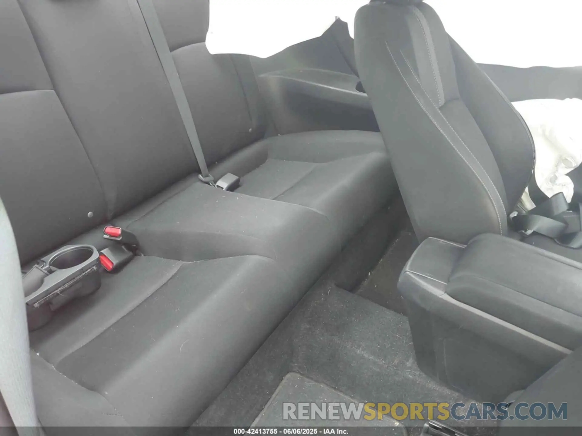 8 Photograph of a damaged car 2HGFC4B61KH307526 HONDA CIVIC 2019
