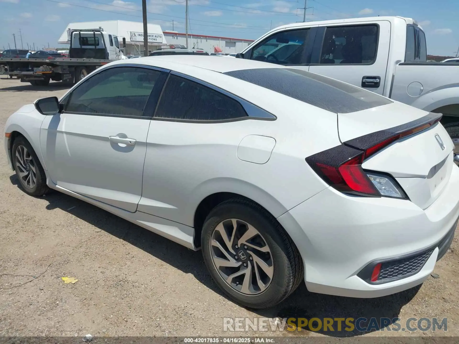 3 Photograph of a damaged car 2HGFC4B68KH305465 HONDA CIVIC 2019