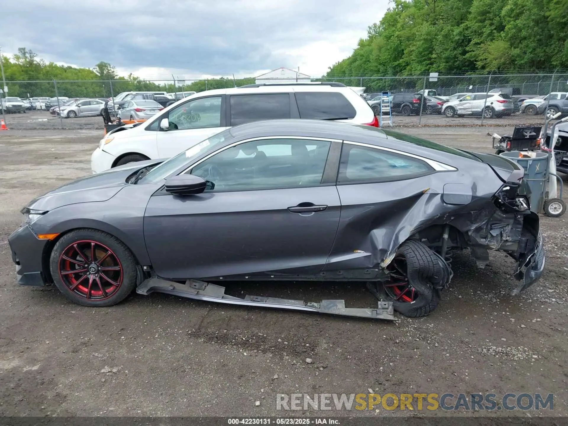 14 Photograph of a damaged car 2HGFC4B82KH304295 HONDA CIVIC 2019