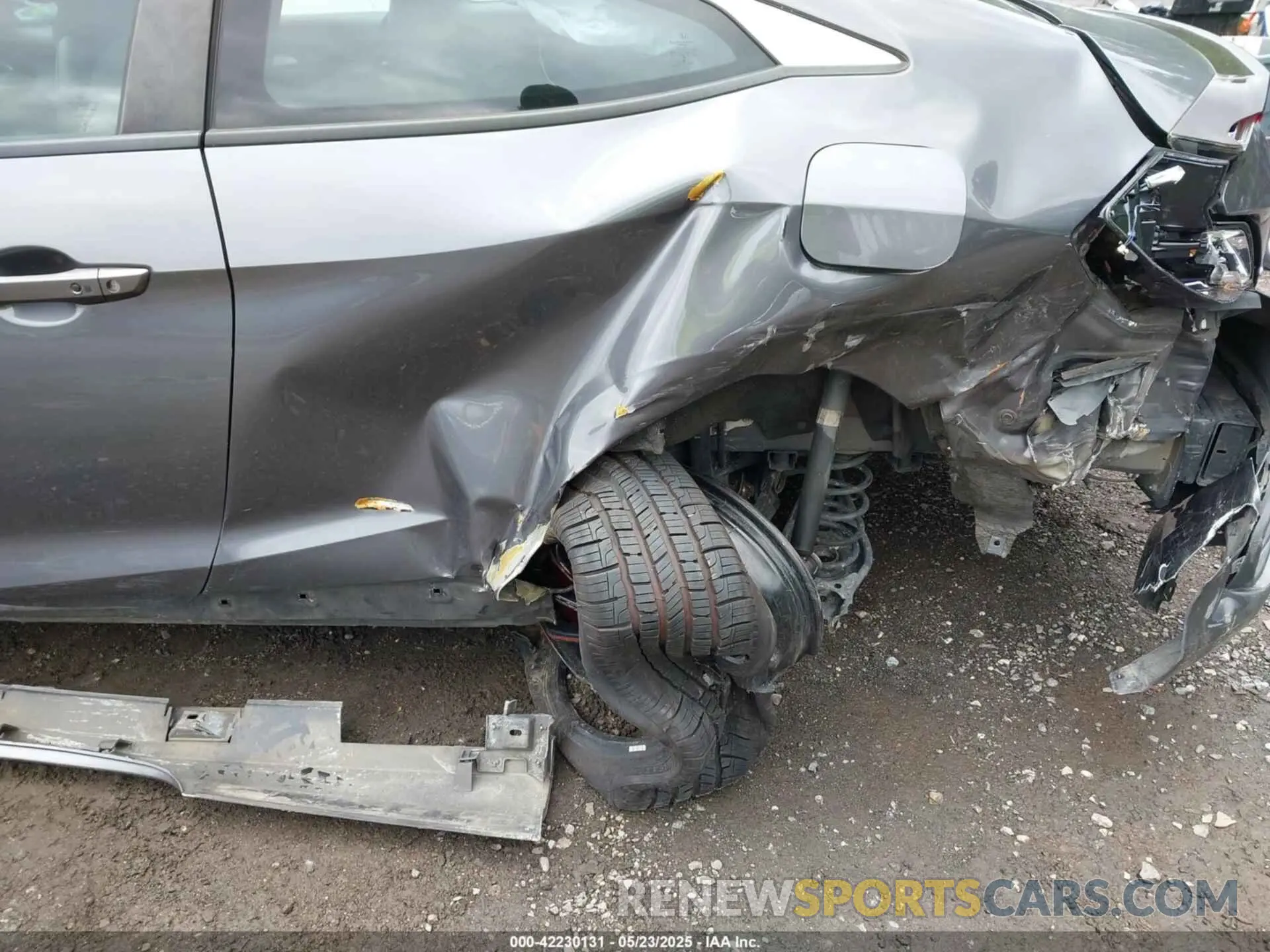 6 Photograph of a damaged car 2HGFC4B82KH304295 HONDA CIVIC 2019