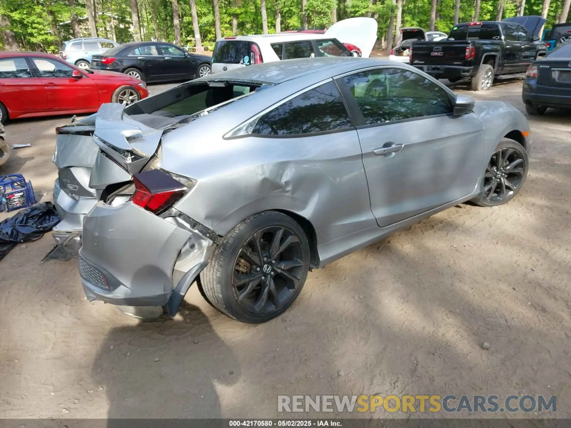 4 Photograph of a damaged car 2HGFC4B82KH307570 HONDA CIVIC 2019