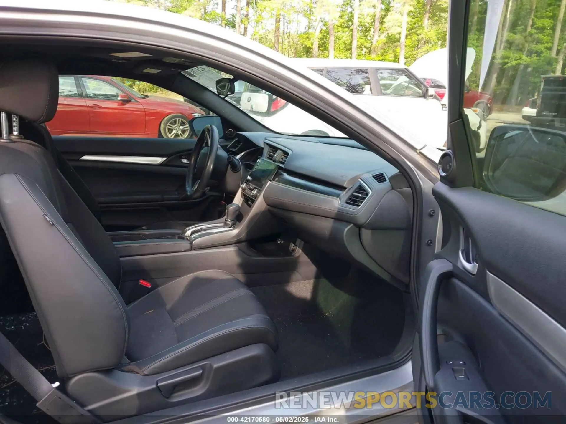 5 Photograph of a damaged car 2HGFC4B82KH307570 HONDA CIVIC 2019
