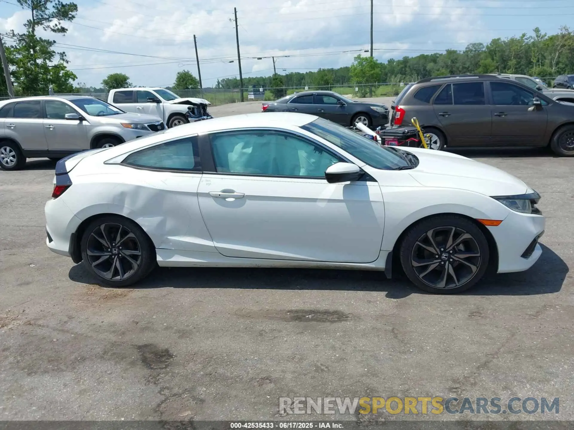 13 Photograph of a damaged car 2HGFC4B83KH300594 HONDA CIVIC 2019