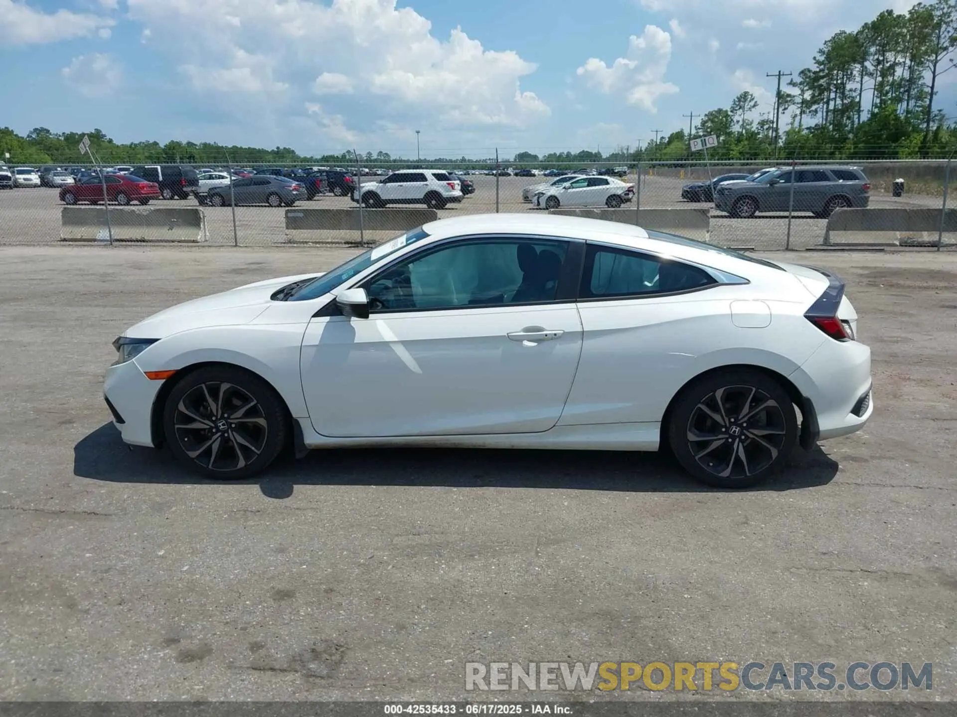 14 Photograph of a damaged car 2HGFC4B83KH300594 HONDA CIVIC 2019
