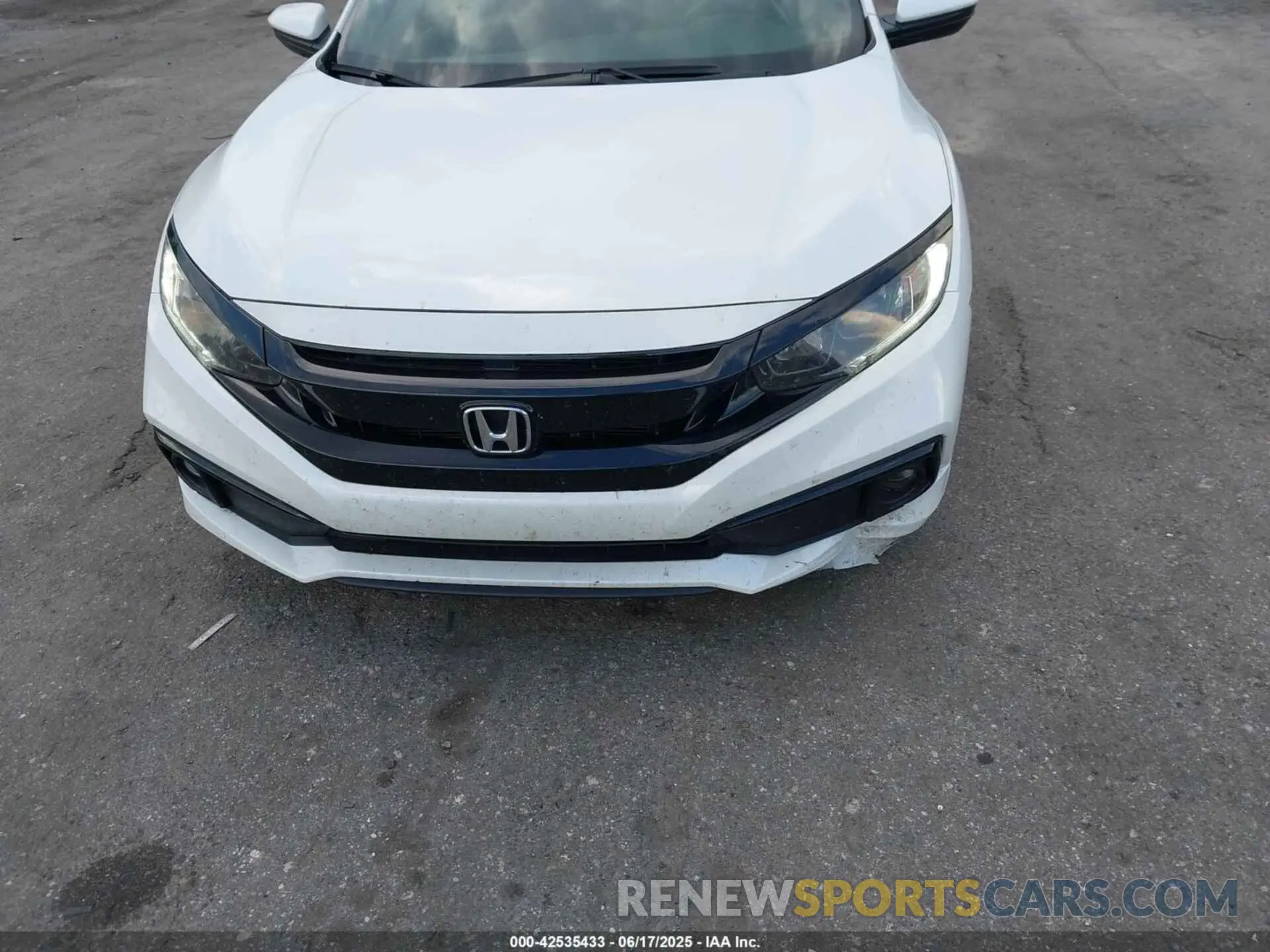 17 Photograph of a damaged car 2HGFC4B83KH300594 HONDA CIVIC 2019