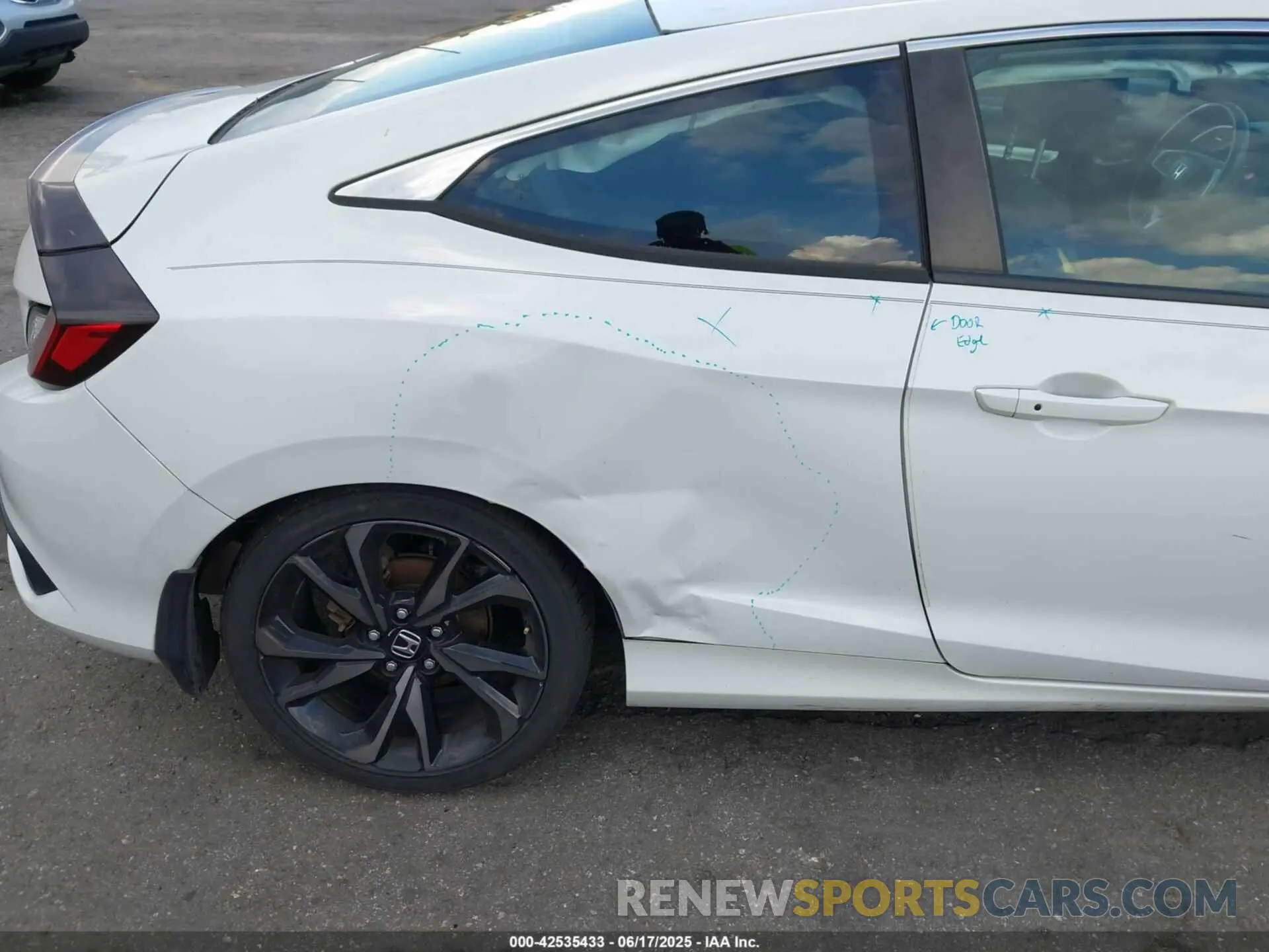 6 Photograph of a damaged car 2HGFC4B83KH300594 HONDA CIVIC 2019