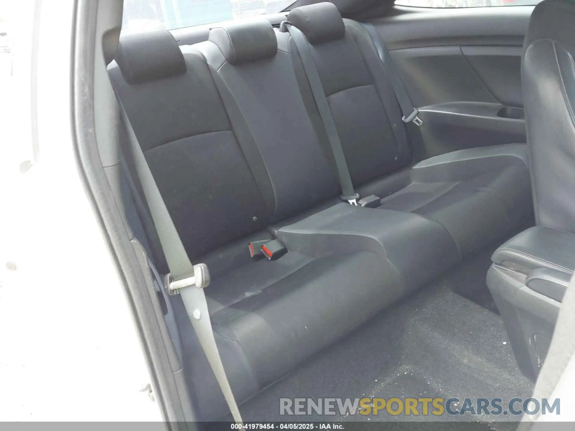 8 Photograph of a damaged car 2HGFC4B84KH302449 HONDA CIVIC 2019