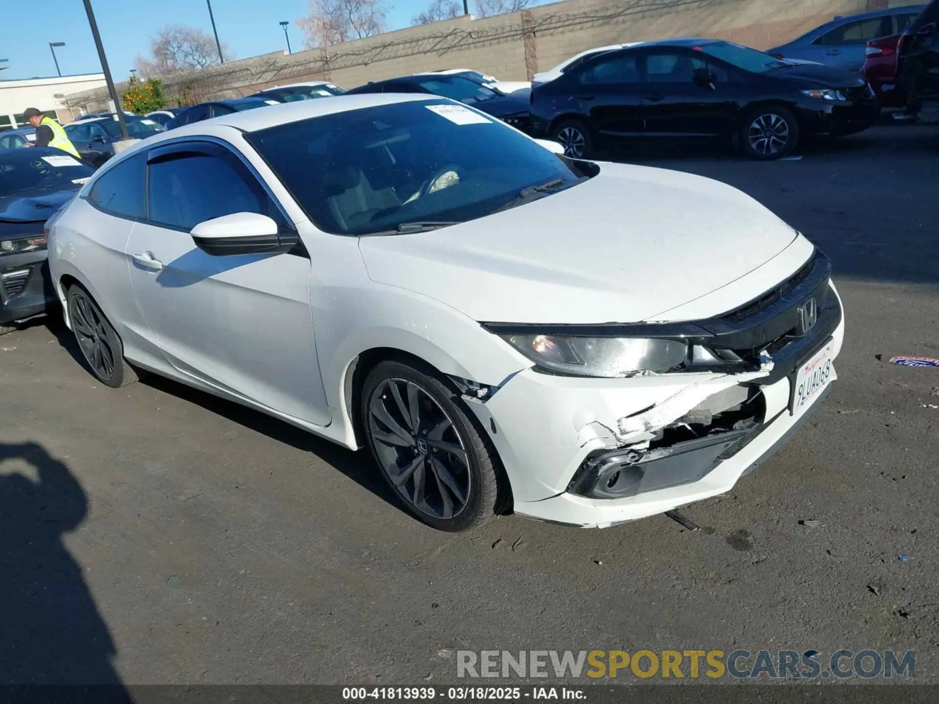 1 Photograph of a damaged car 2HGFC4B84KH305724 HONDA CIVIC 2019