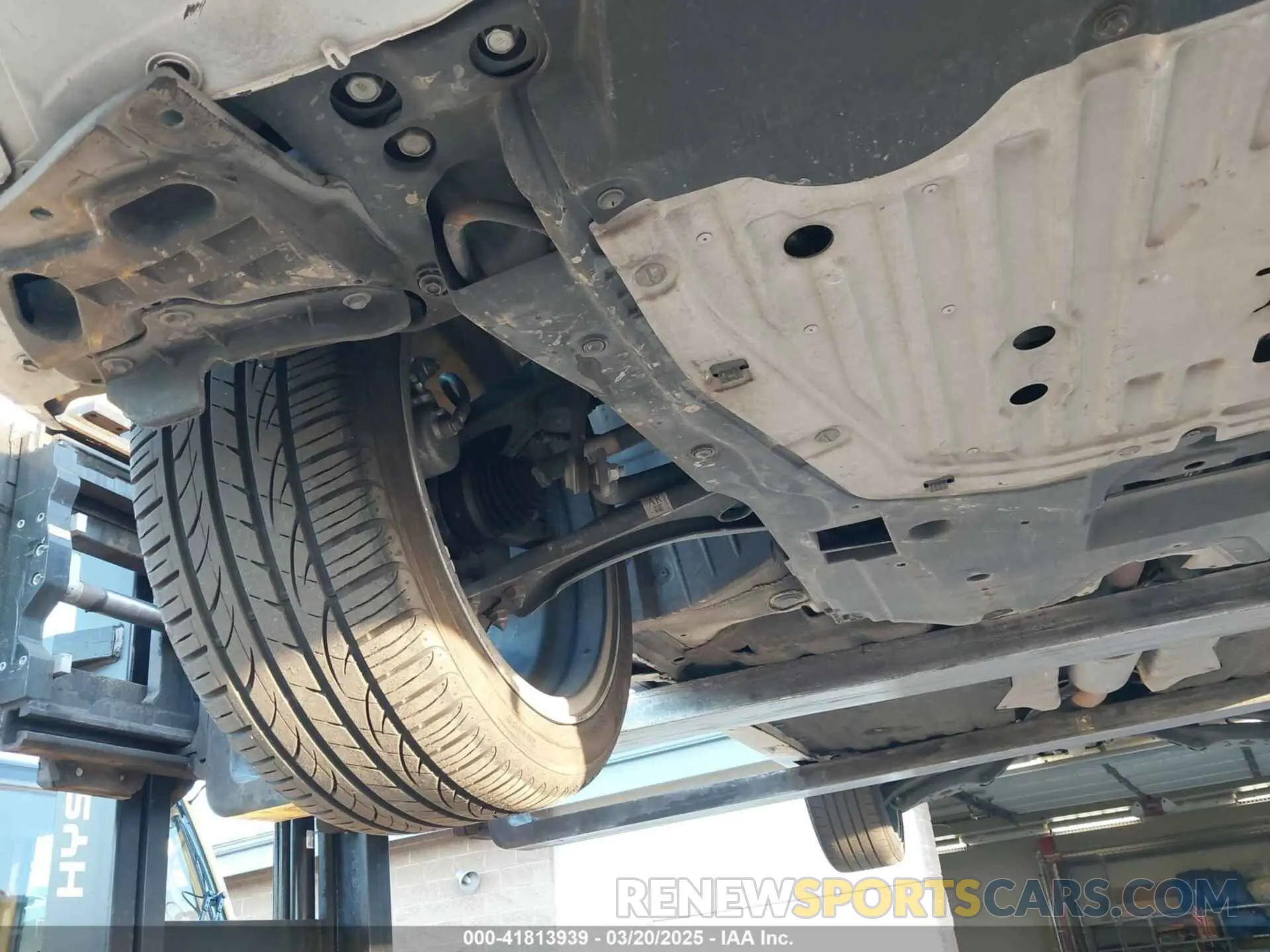 18 Photograph of a damaged car 2HGFC4B84KH305724 HONDA CIVIC 2019