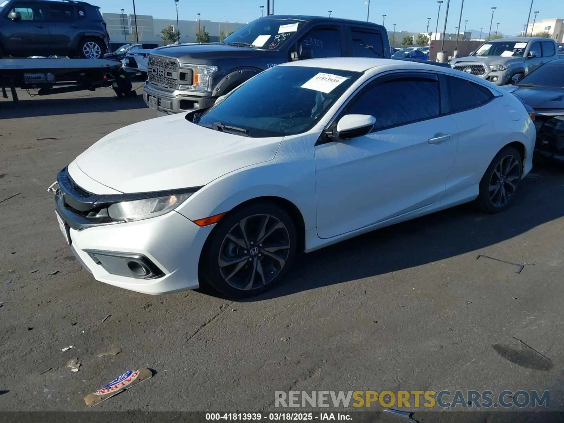 2 Photograph of a damaged car 2HGFC4B84KH305724 HONDA CIVIC 2019