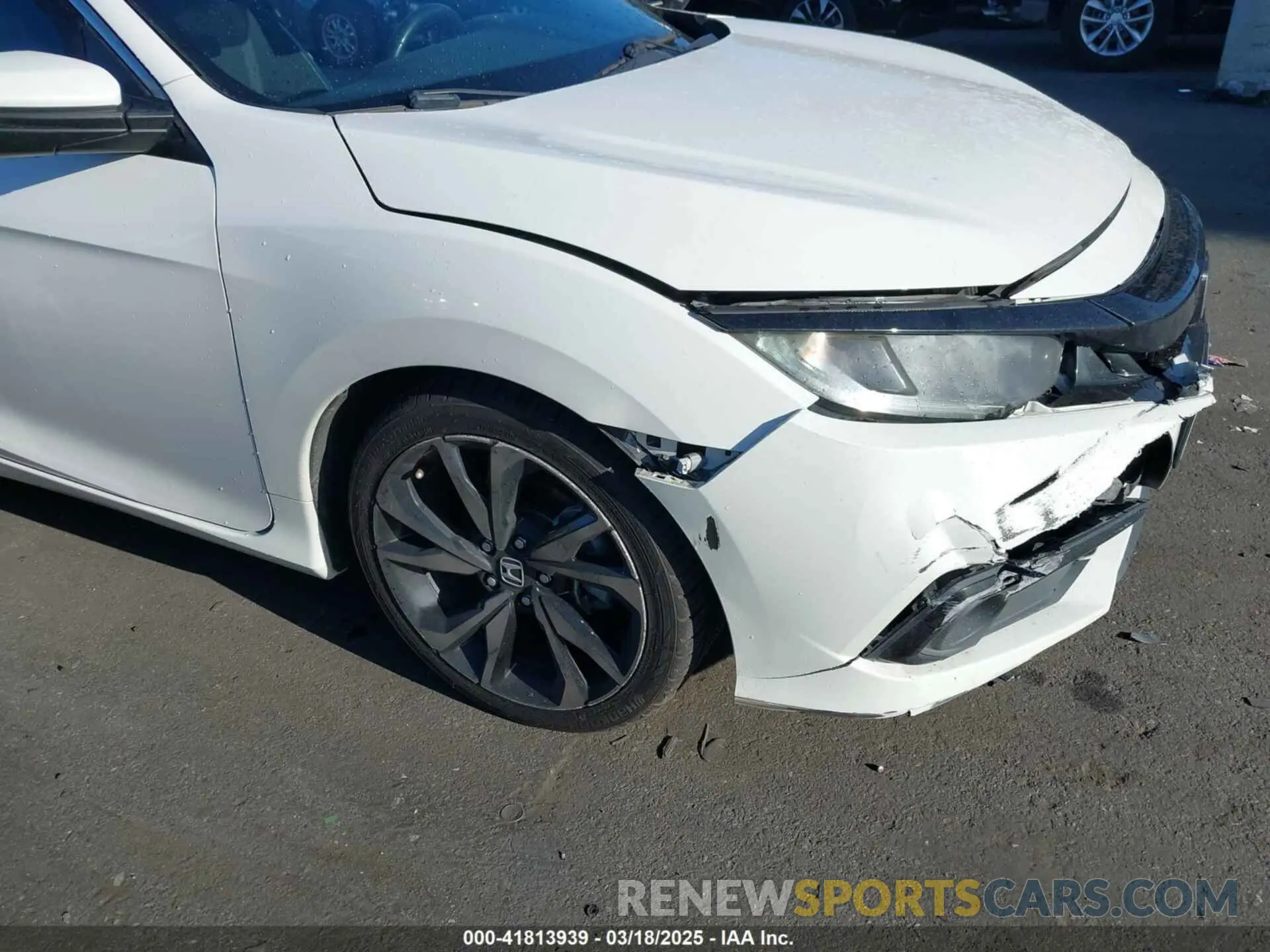 6 Photograph of a damaged car 2HGFC4B84KH305724 HONDA CIVIC 2019