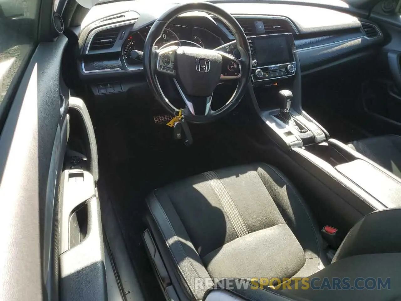8 Photograph of a damaged car 2HGFC4B8XKH305971 HONDA CIVIC 2019