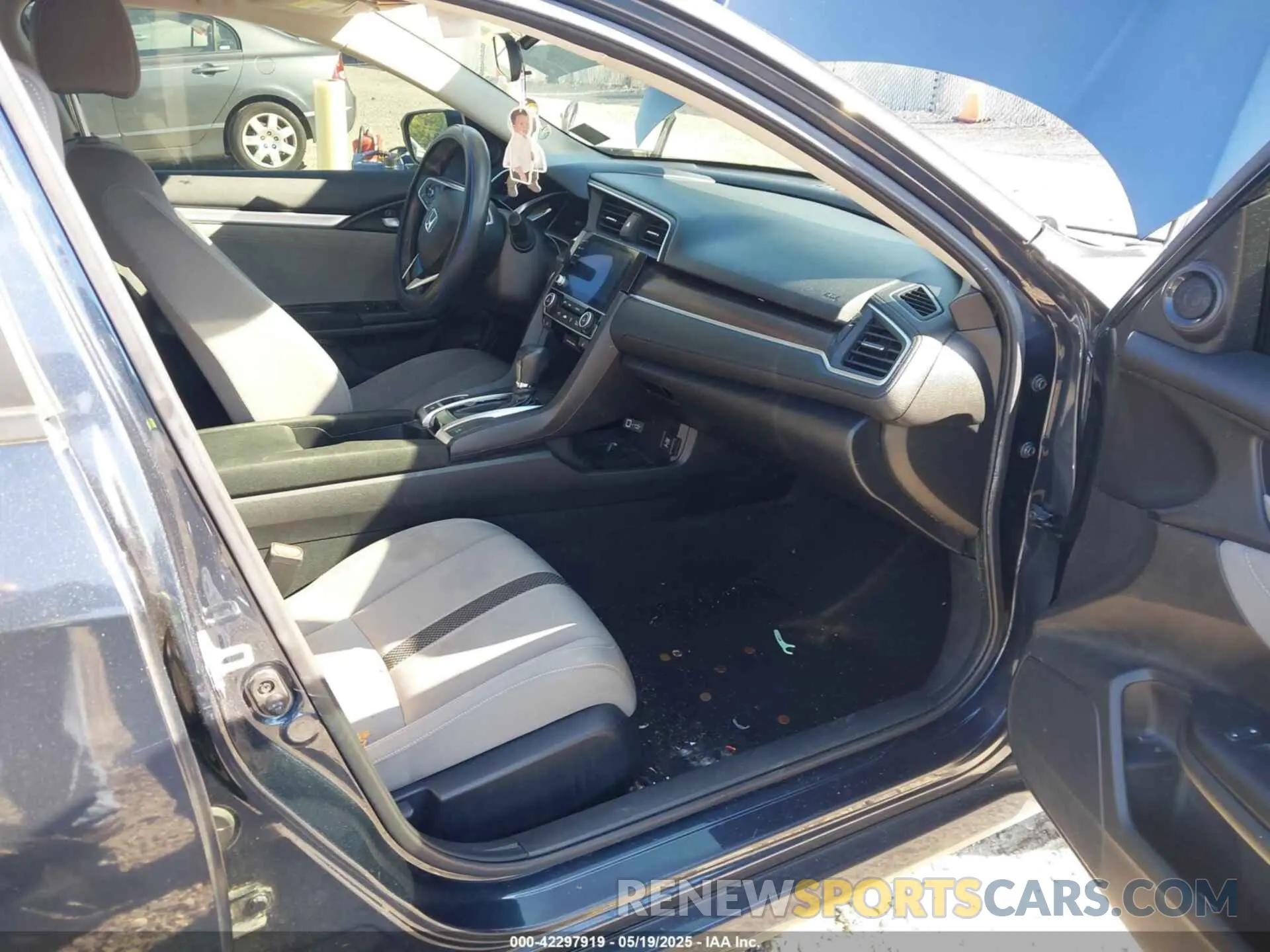 5 Photograph of a damaged car JHMFC1F30KX006740 HONDA CIVIC 2019