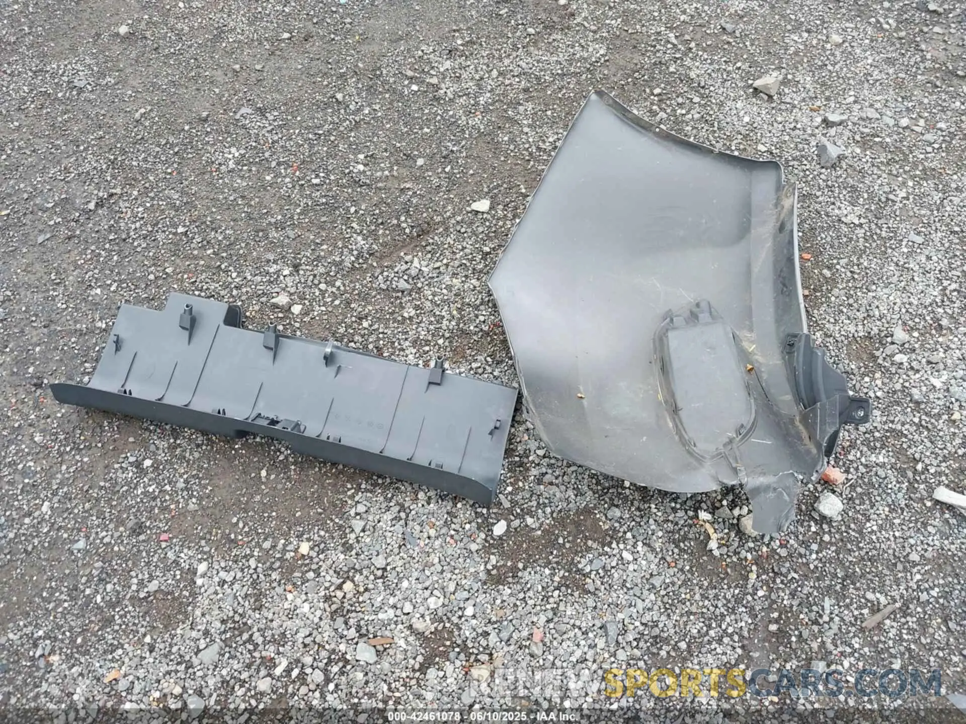 12 Photograph of a damaged car JHMFC1F36KX006340 HONDA CIVIC 2019