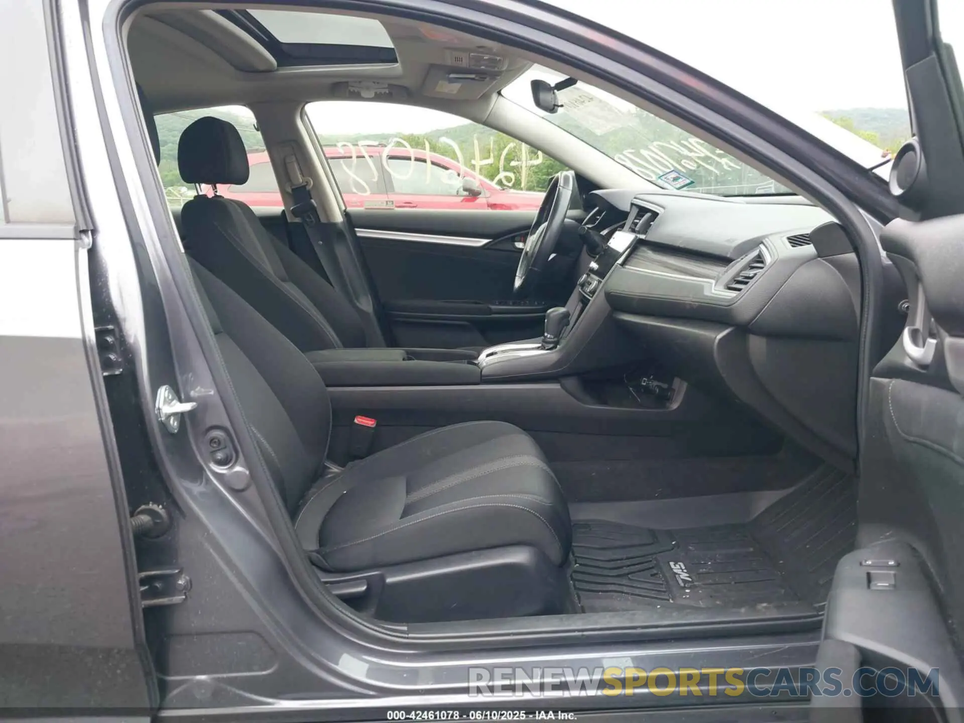 5 Photograph of a damaged car JHMFC1F36KX006340 HONDA CIVIC 2019