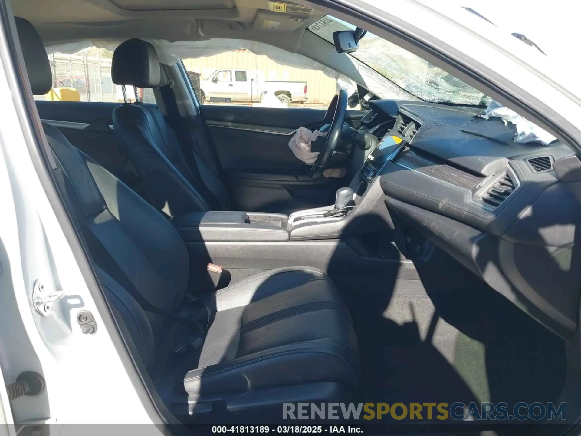 5 Photograph of a damaged car JHMFC1F73KX000966 HONDA CIVIC 2019