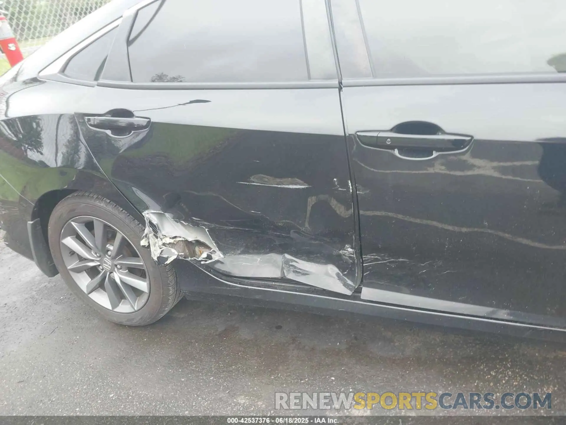 6 Photograph of a damaged car JHMFC1F78KX004270 HONDA CIVIC 2019