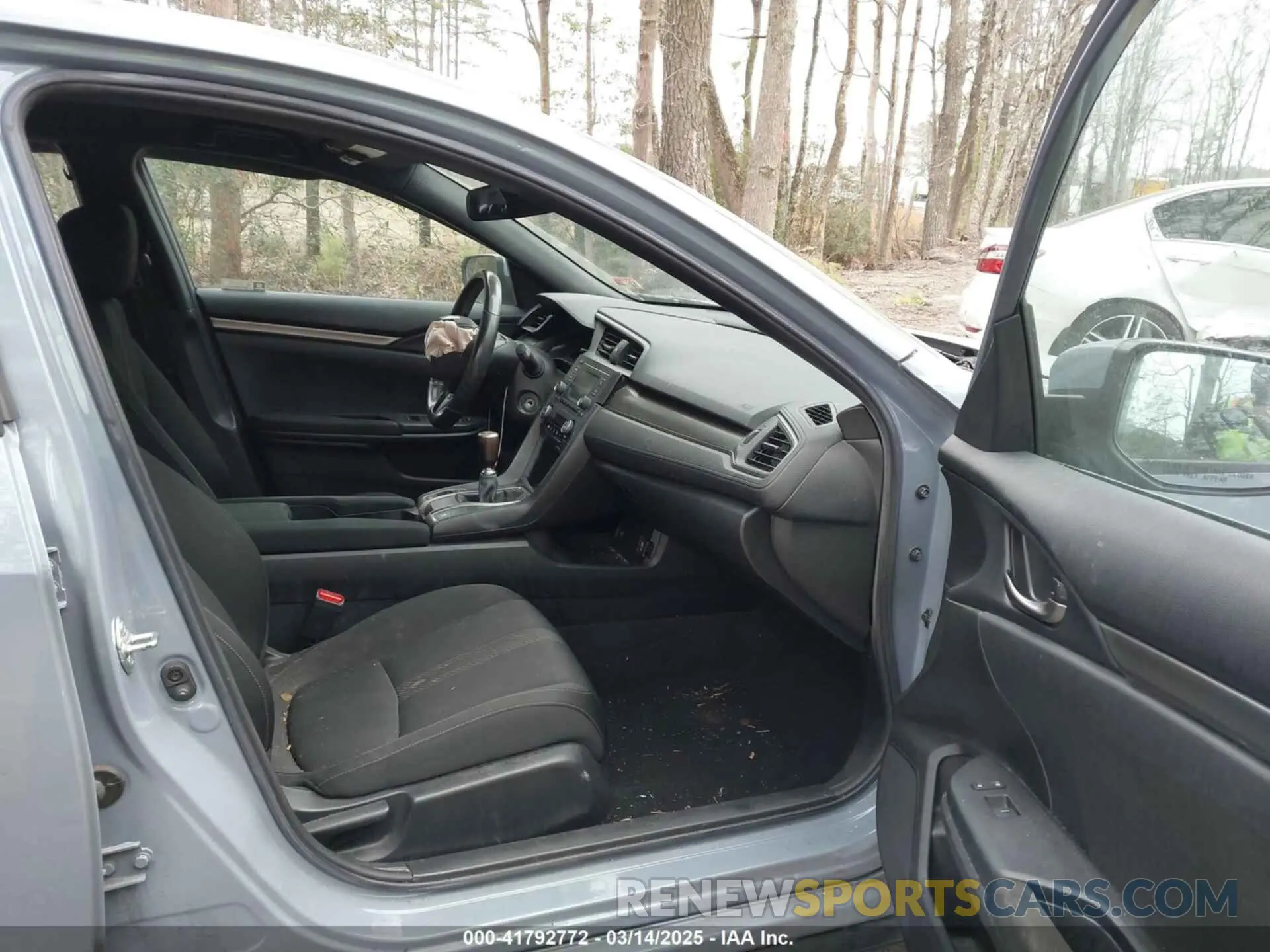 5 Photograph of a damaged car SHHFK7G42KU219115 HONDA CIVIC 2019