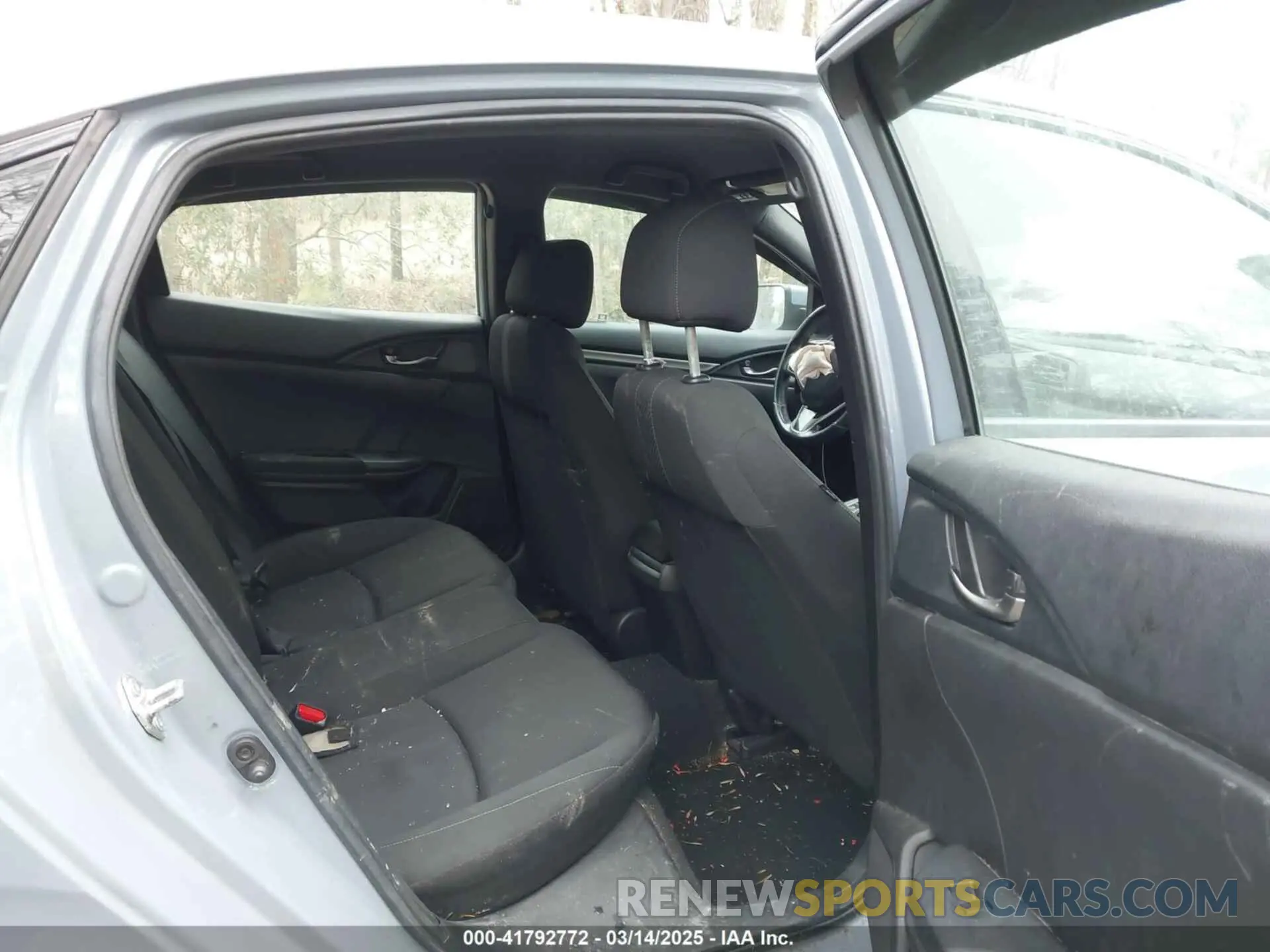 8 Photograph of a damaged car SHHFK7G42KU219115 HONDA CIVIC 2019