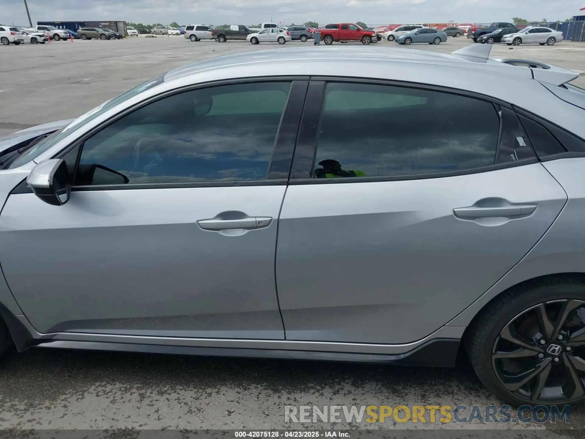 14 Photograph of a damaged car SHHFK7G46KU212068 HONDA CIVIC 2019