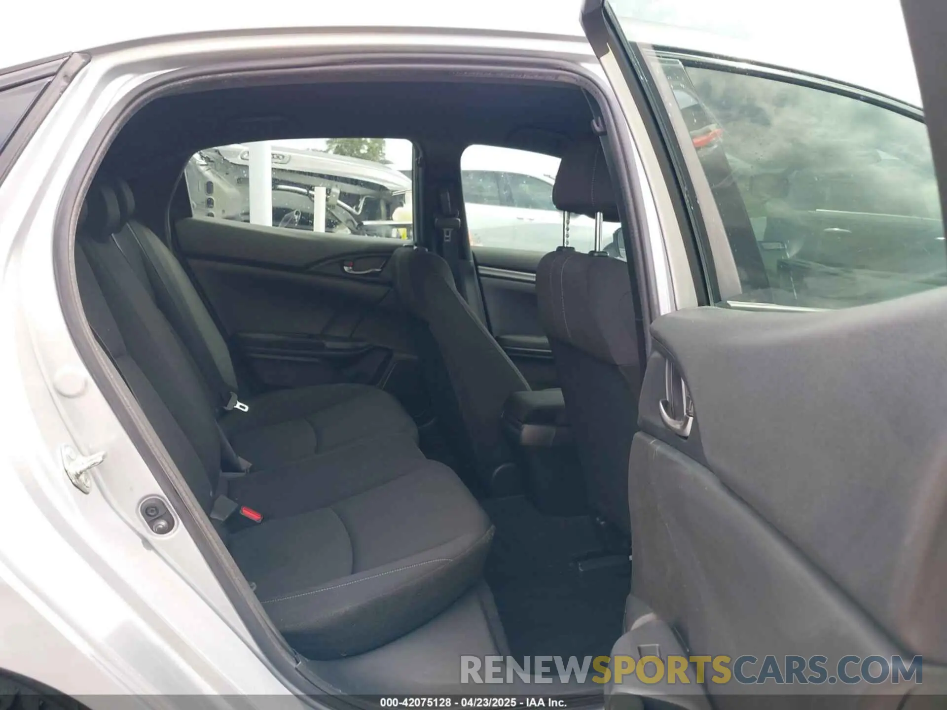 8 Photograph of a damaged car SHHFK7G46KU212068 HONDA CIVIC 2019