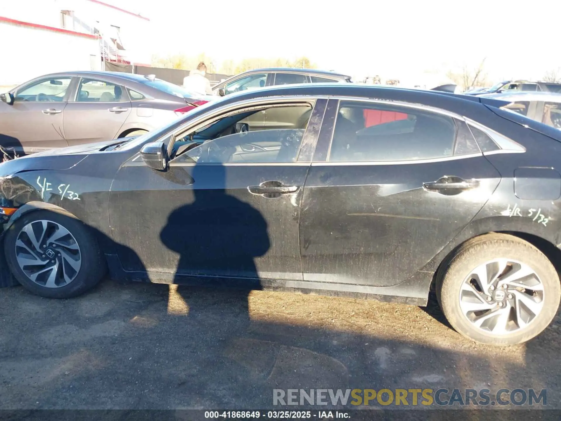 14 Photograph of a damaged car SHHFK7H30KU217790 HONDA CIVIC 2019