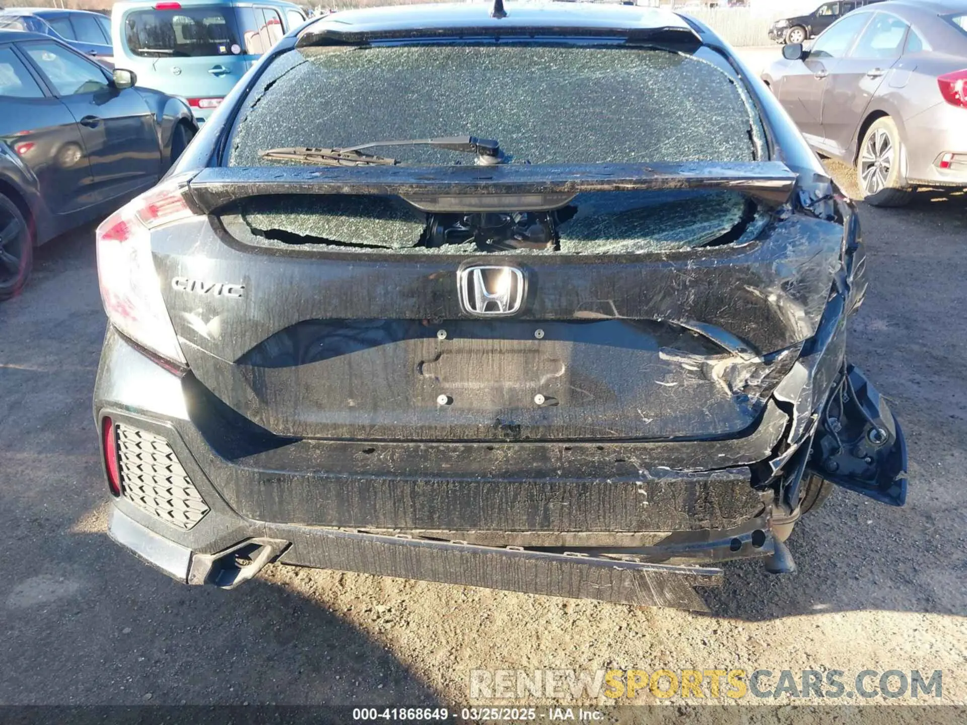 17 Photograph of a damaged car SHHFK7H30KU217790 HONDA CIVIC 2019