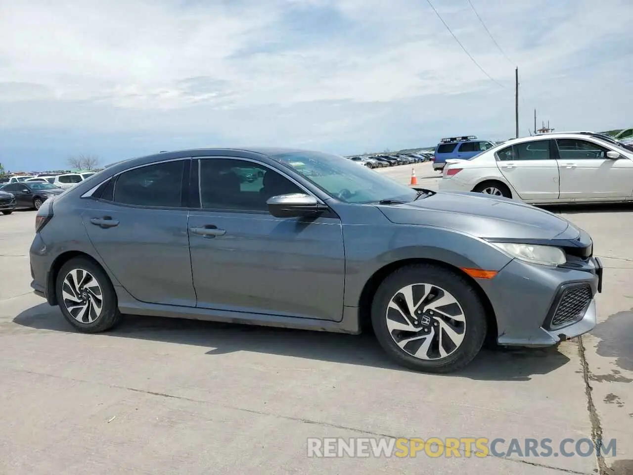 4 Photograph of a damaged car SHHFK7H33KU203379 HONDA CIVIC 2019