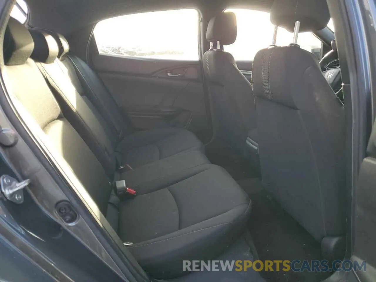 10 Photograph of a damaged car SHHFK7H34KU403526 HONDA CIVIC 2019