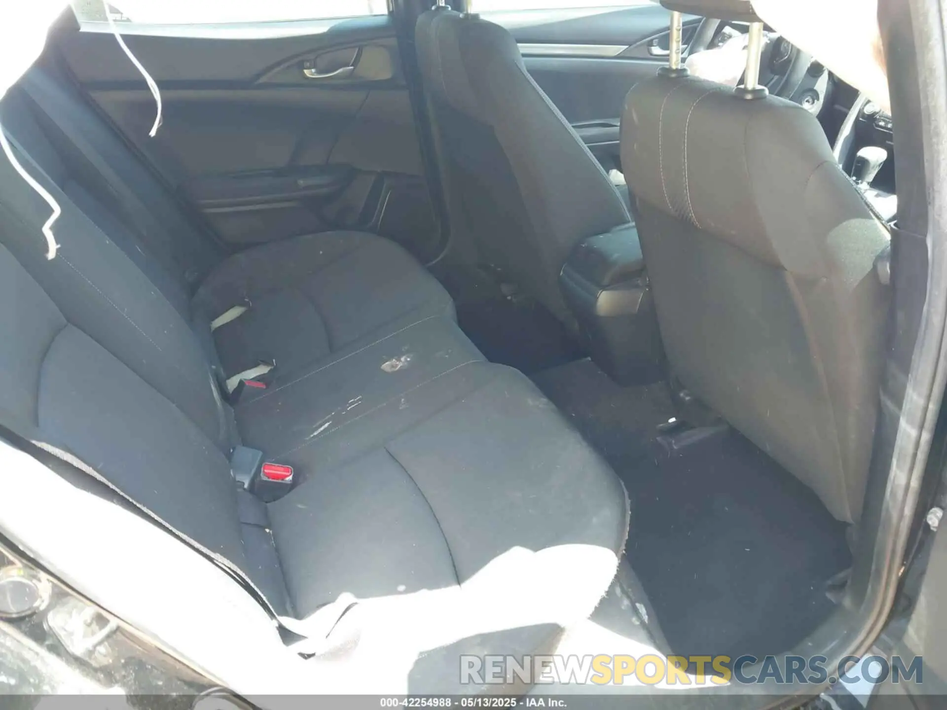 8 Photograph of a damaged car SHHFK7H35KU227926 HONDA CIVIC 2019