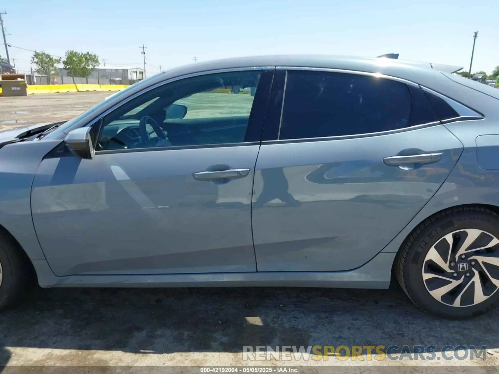 14 Photograph of a damaged car SHHFK7H39KU414117 HONDA CIVIC 2019
