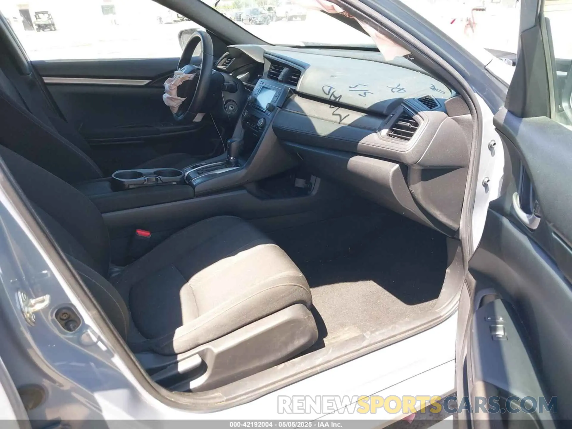 5 Photograph of a damaged car SHHFK7H39KU414117 HONDA CIVIC 2019
