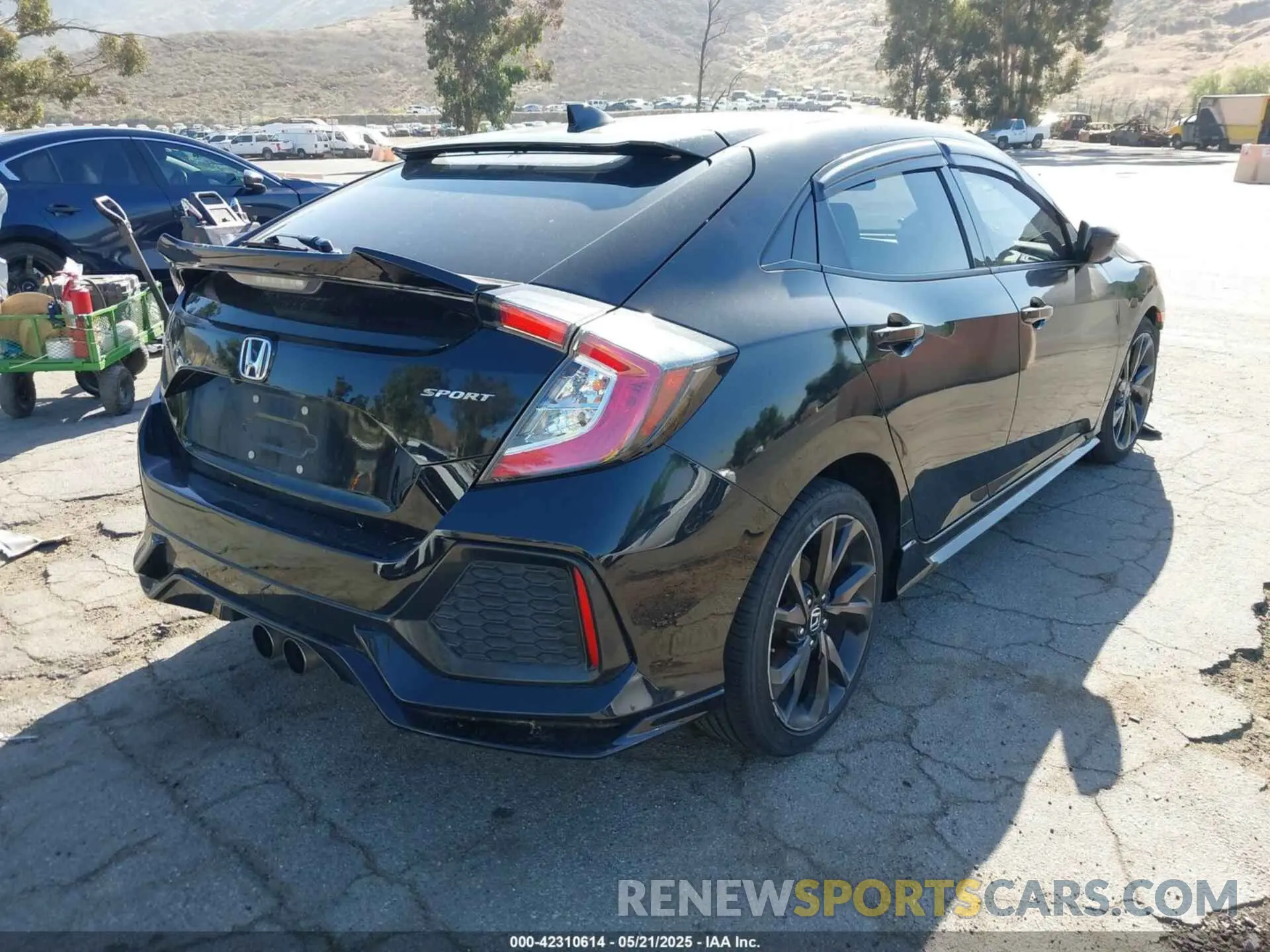 4 Photograph of a damaged car SHHFK7H40KU415472 HONDA CIVIC 2019