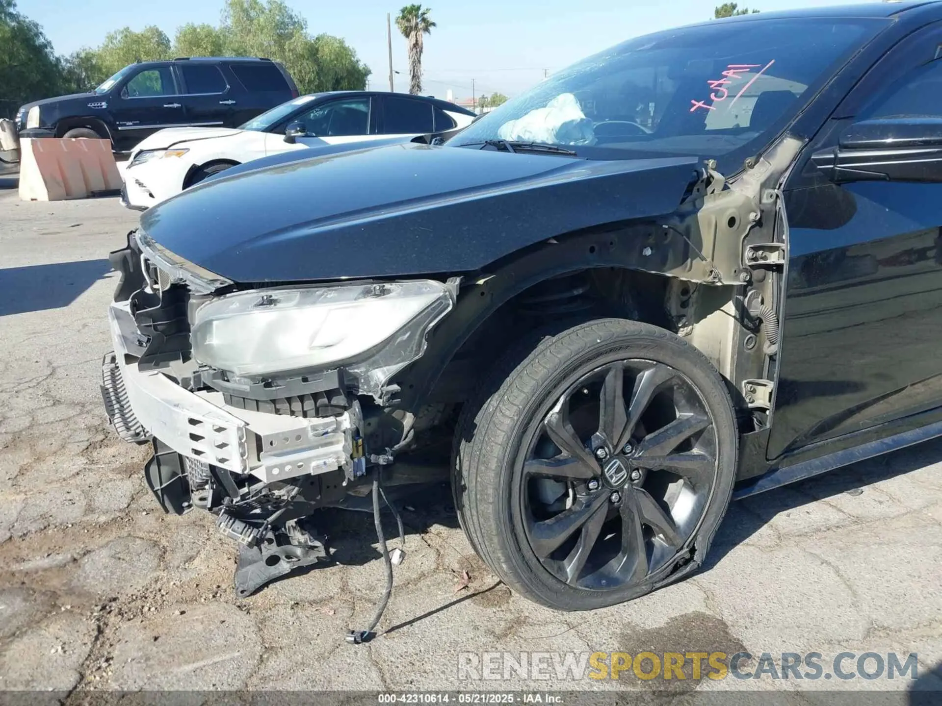 6 Photograph of a damaged car SHHFK7H40KU415472 HONDA CIVIC 2019