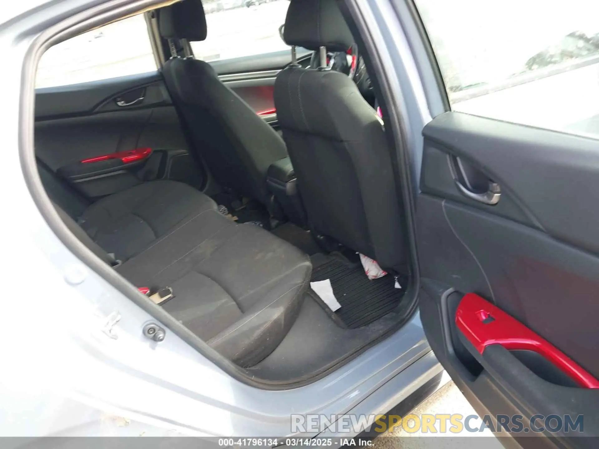 8 Photograph of a damaged car SHHFK7H40KU416220 HONDA CIVIC 2019