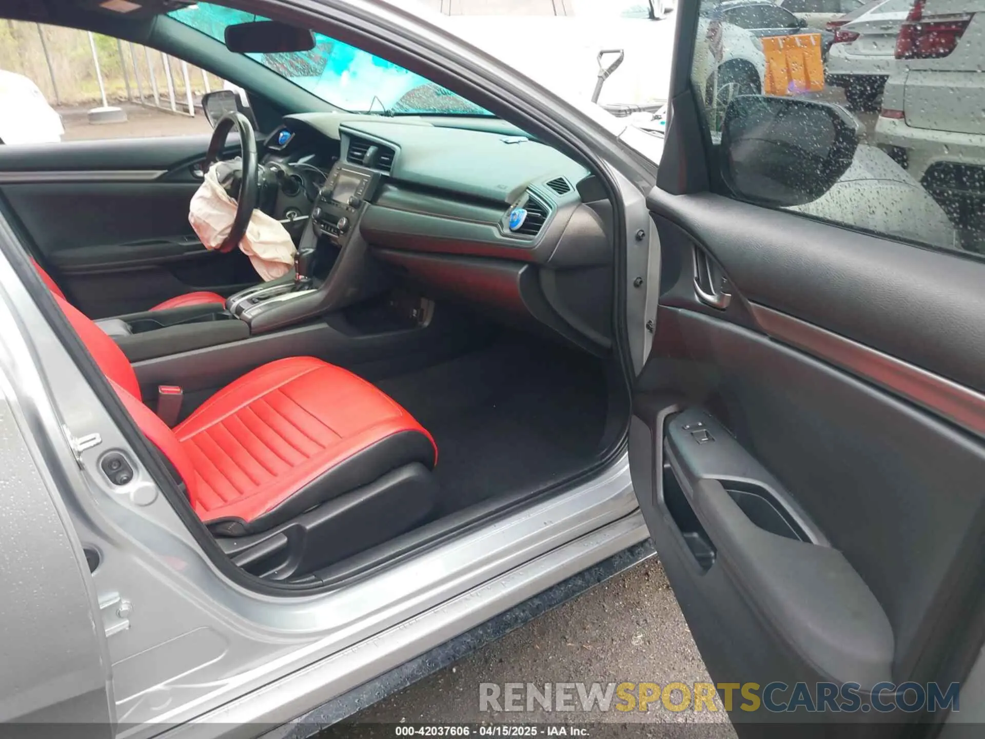5 Photograph of a damaged car SHHFK7H41KU227138 HONDA CIVIC 2019