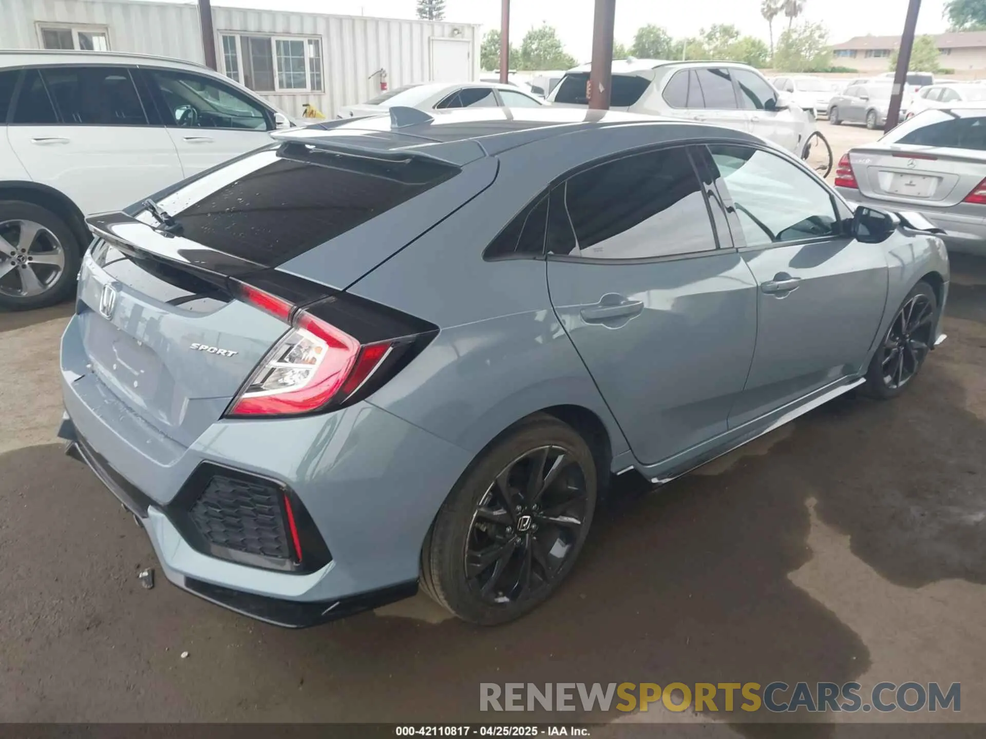 4 Photograph of a damaged car SHHFK7H42KU423590 HONDA CIVIC 2019