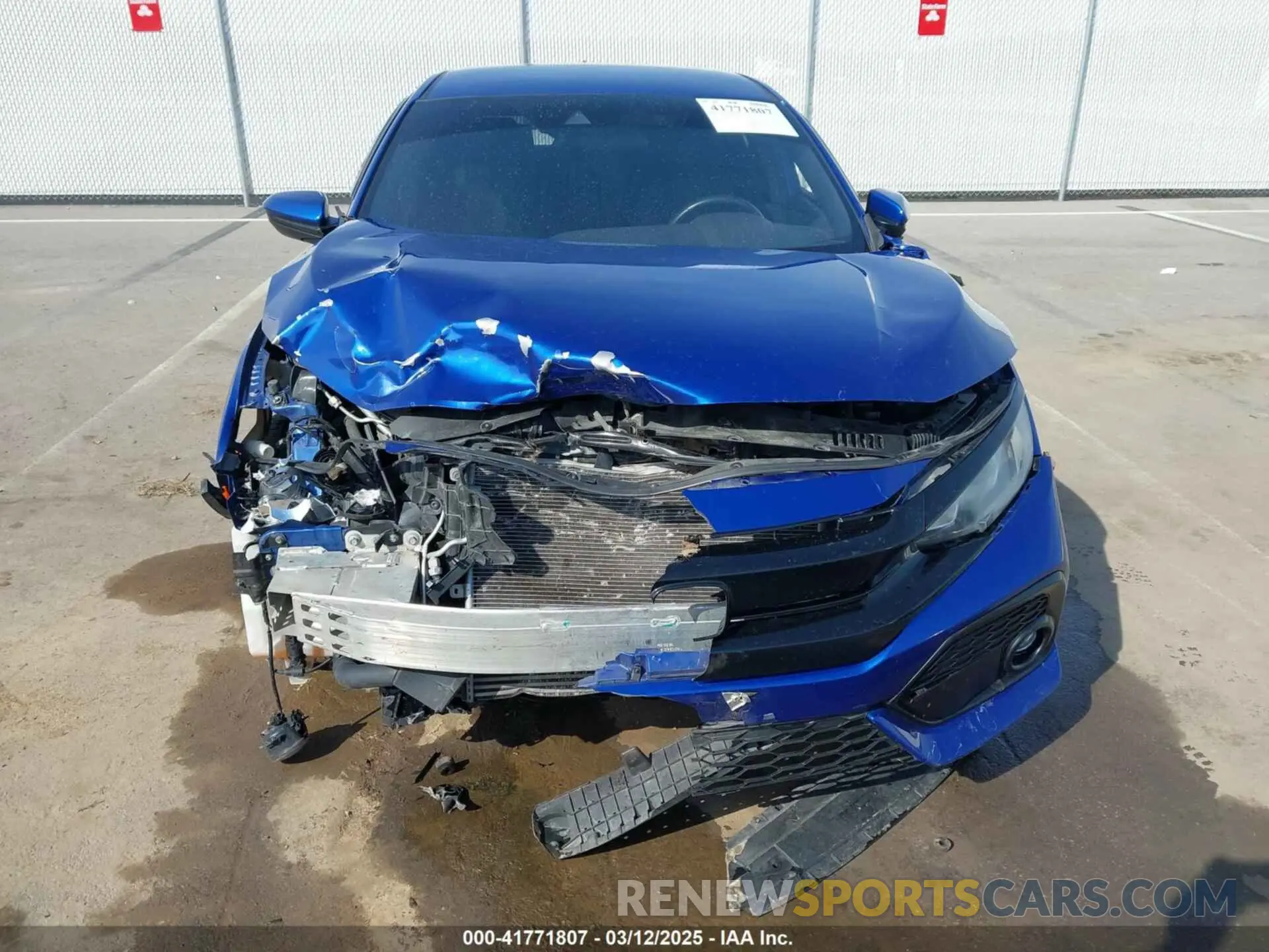 12 Photograph of a damaged car SHHFK7H44KU209751 HONDA CIVIC 2019