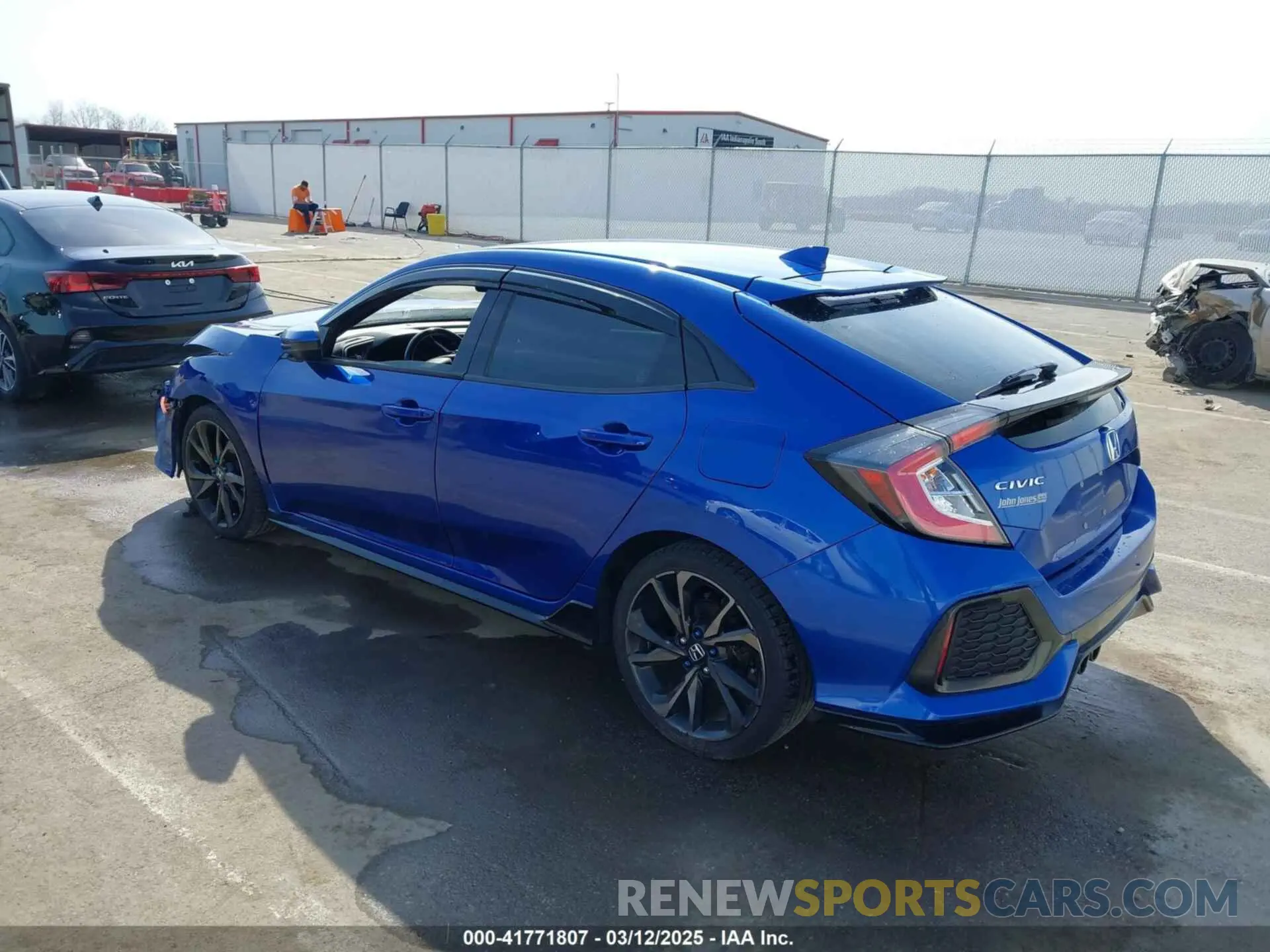 3 Photograph of a damaged car SHHFK7H44KU209751 HONDA CIVIC 2019